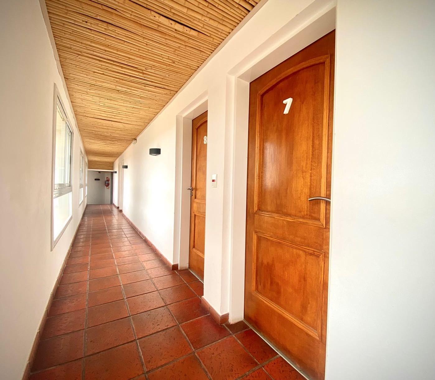 Corredores / Escaleras Hotel Colores Merlo