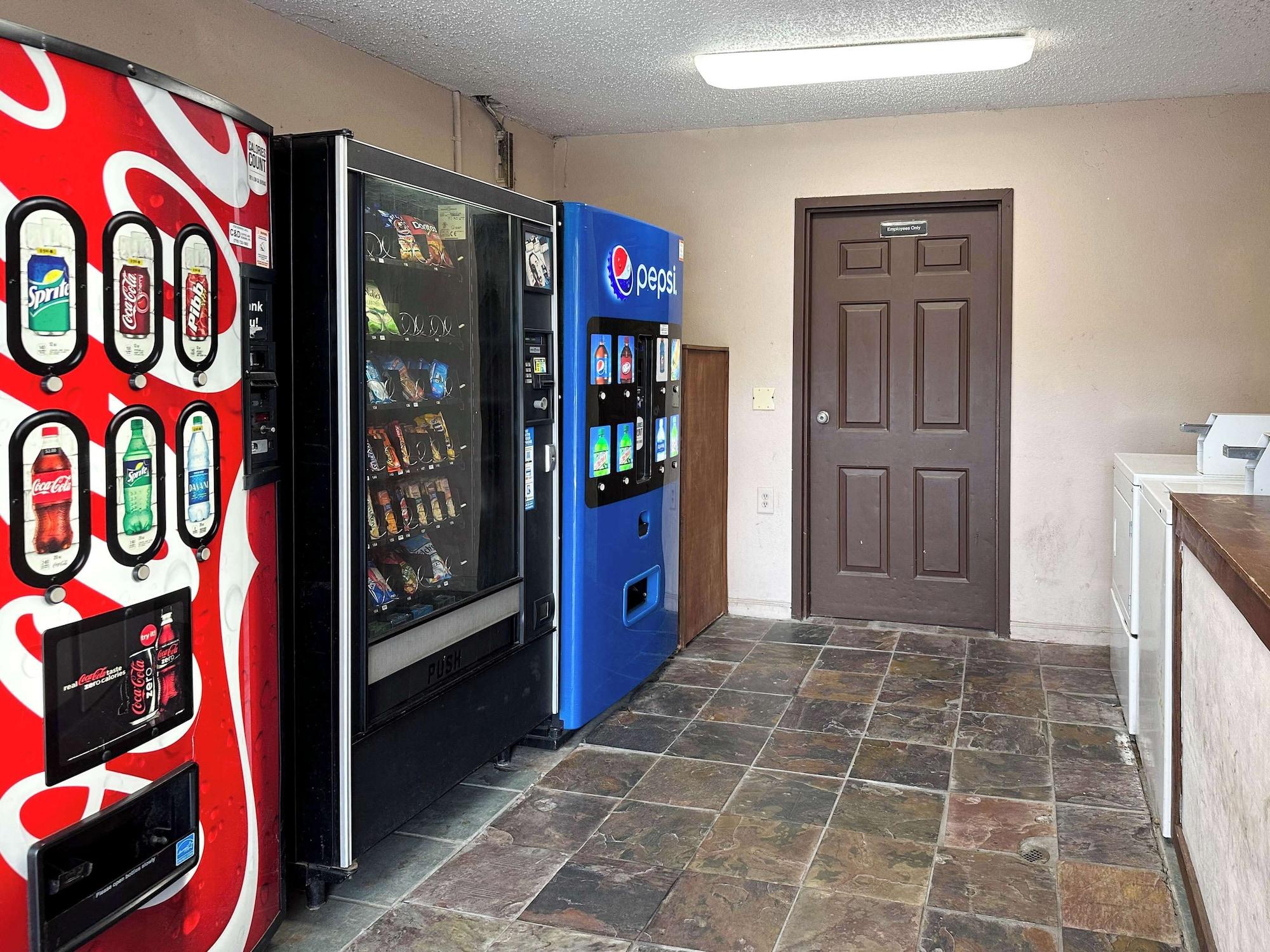 Varios Motel 6 Atlanta, GA – Atlanta Airport East
