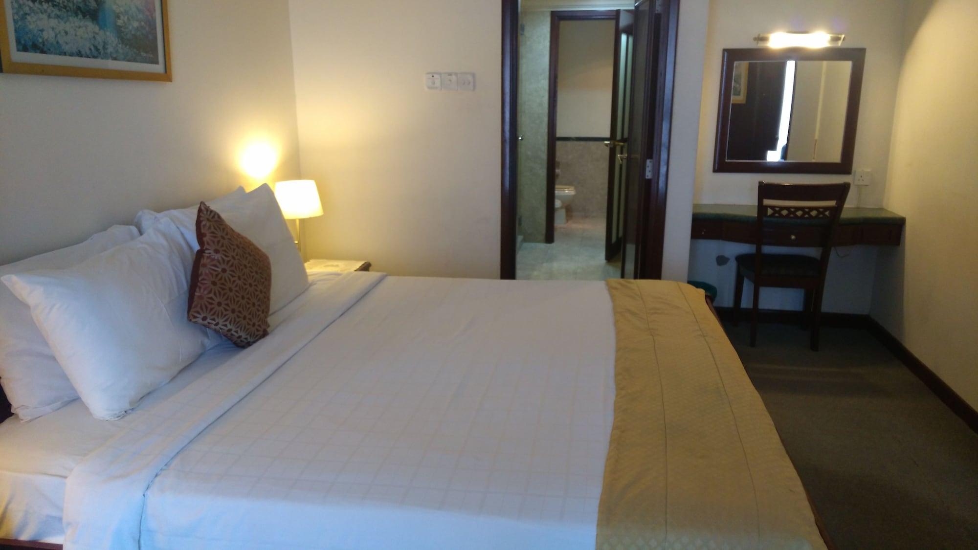 Varios Peaceful Service Suite At Times Square