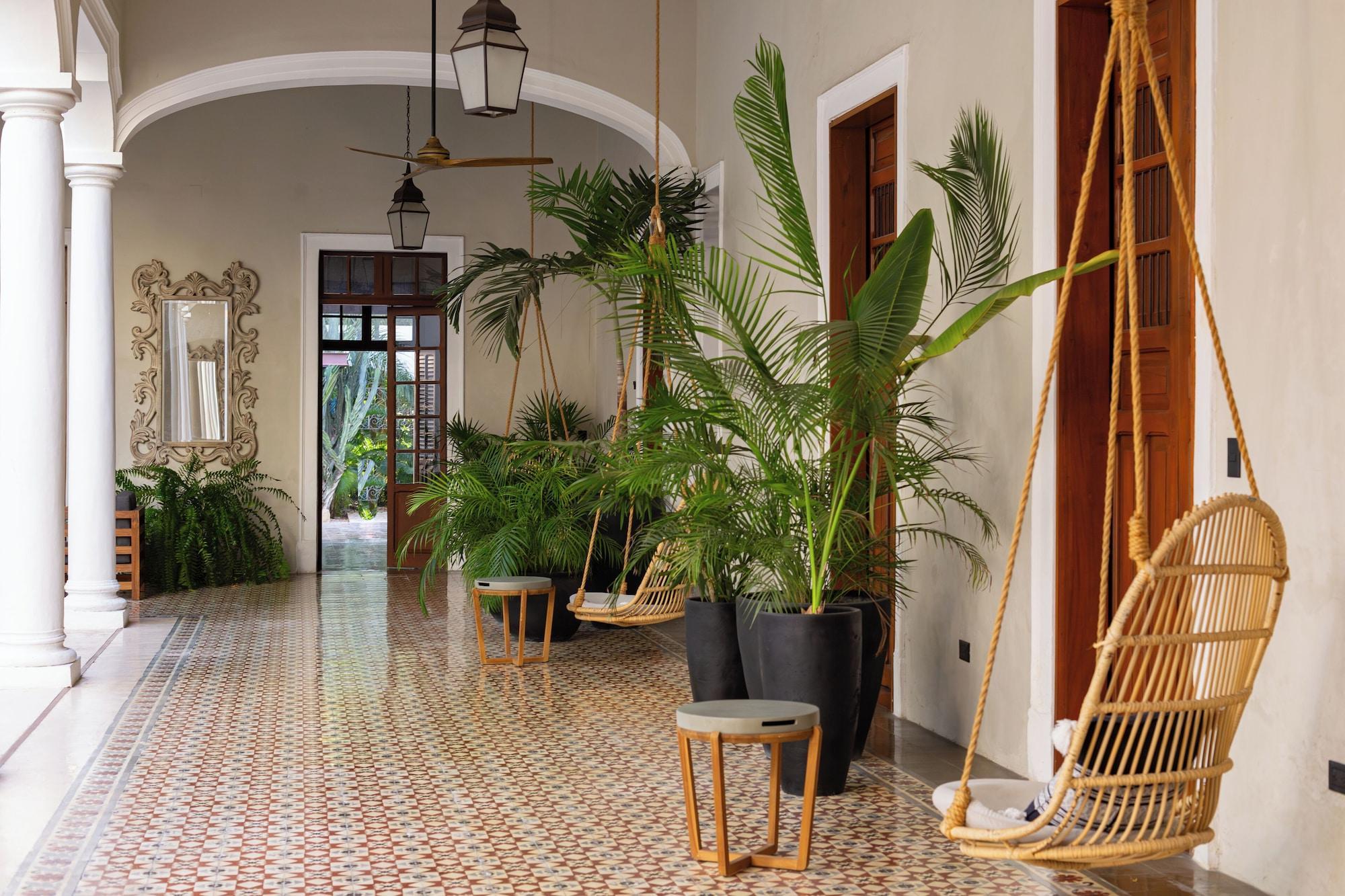 Vista Lobby Decu Downtown