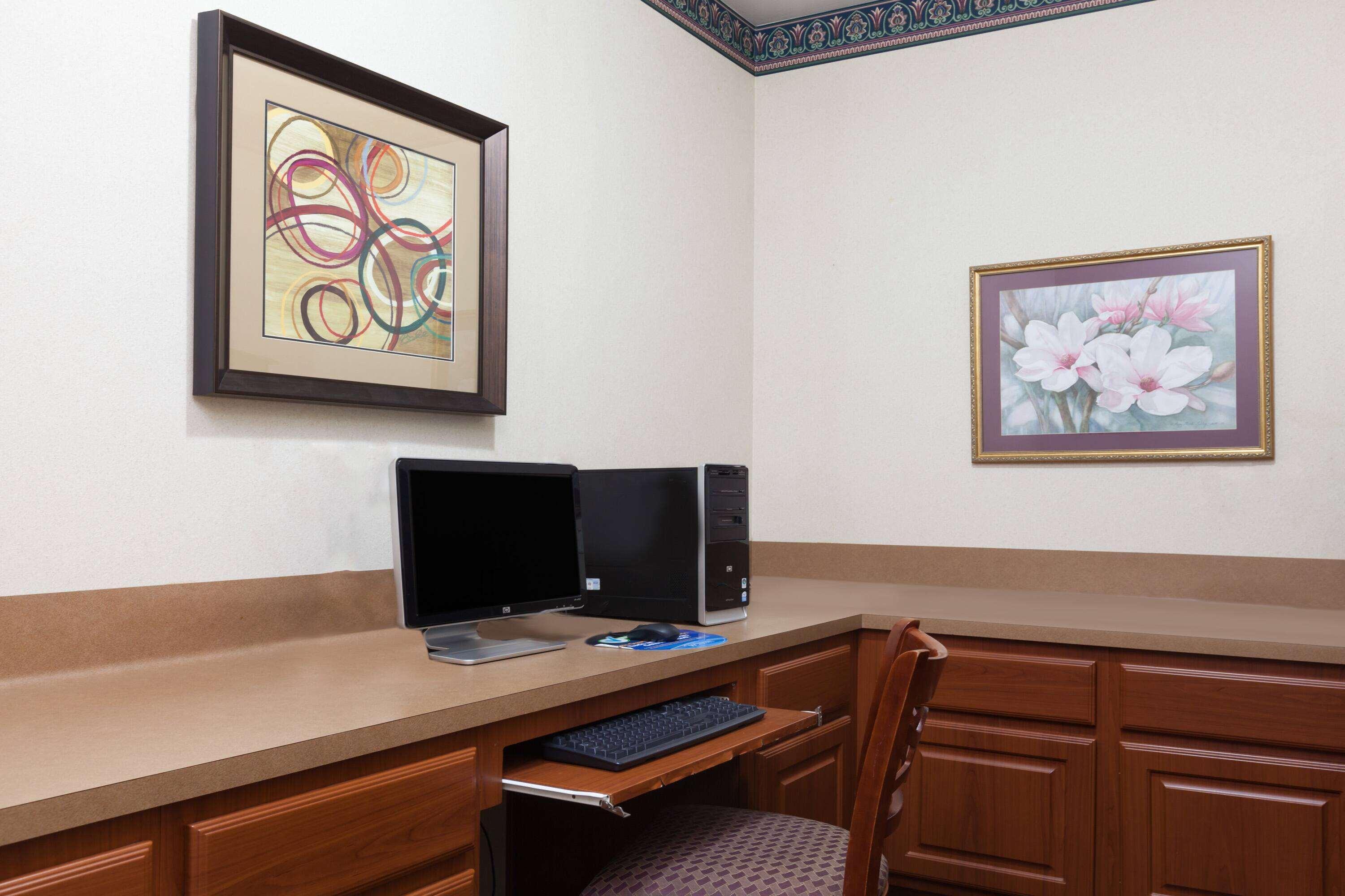Centro de Negocios Super 8 by Wyndham Huntsville