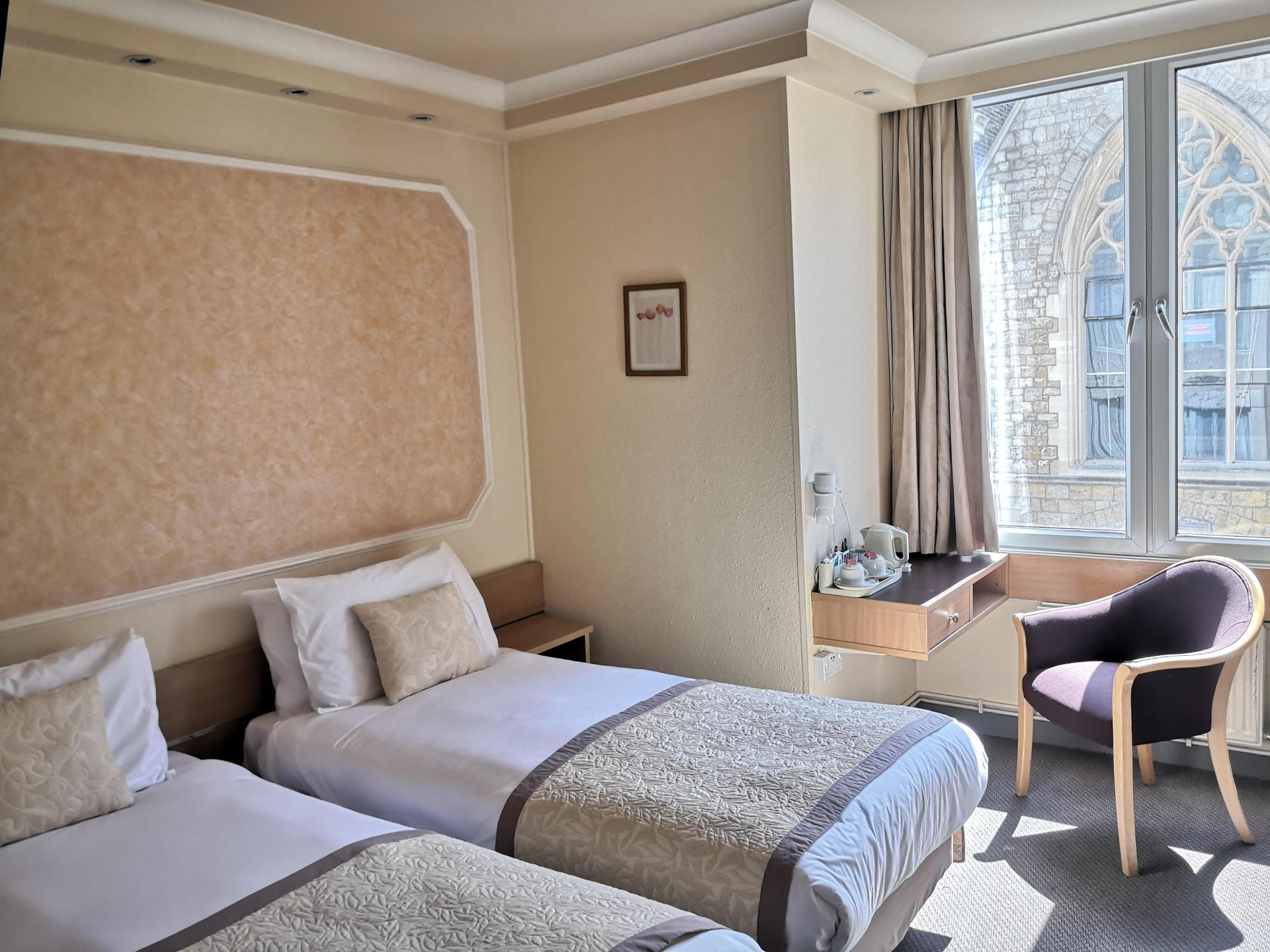 Vista Exterior Lancaster Hall Hotel