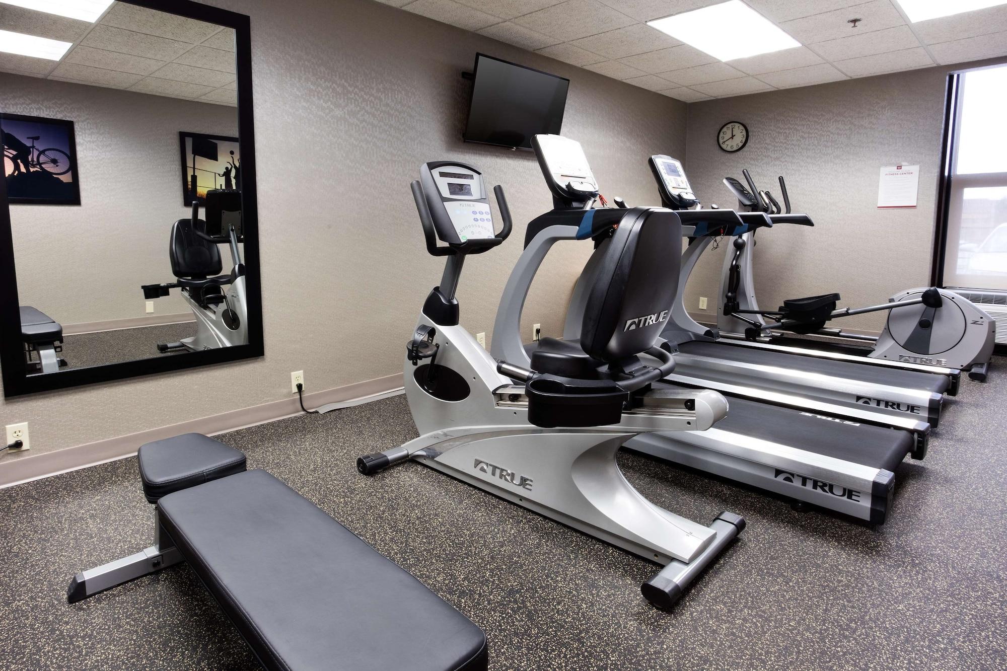 Gimnasio Drury Inn & Suites Kansas City Airport
