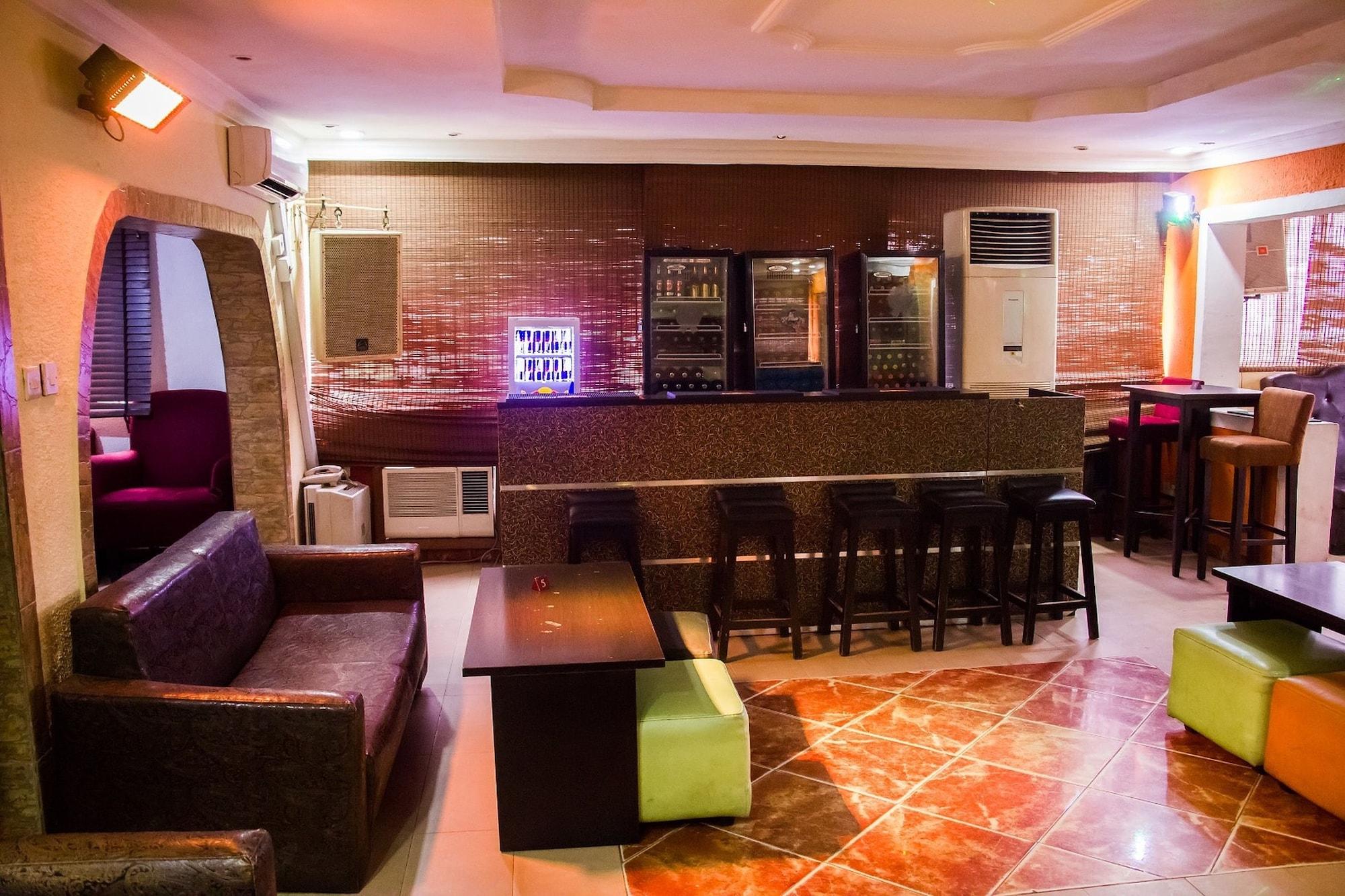 Bar/Salón Modex Guest House