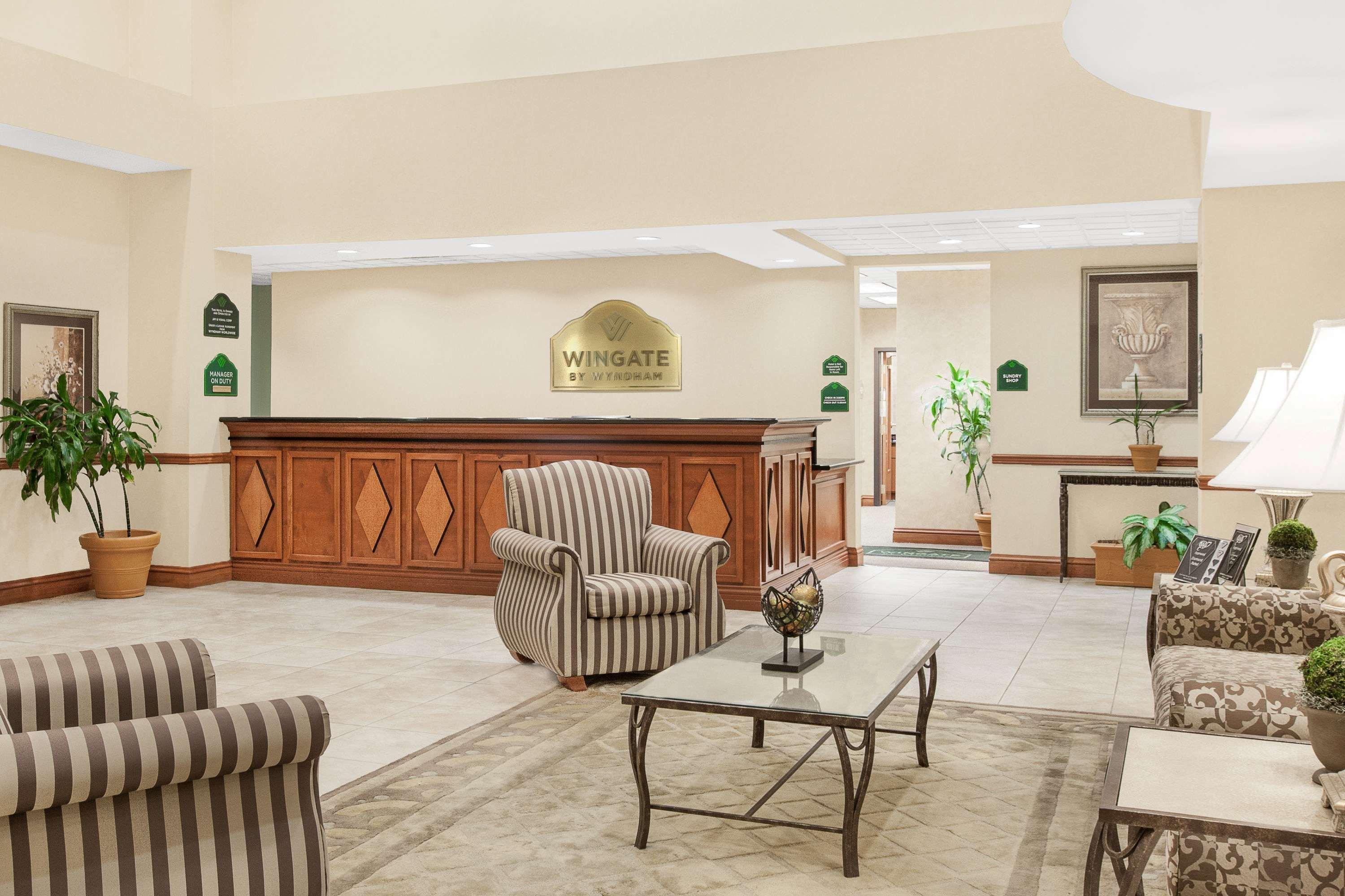 Vista Lobby Wingate by Wyndham Lafayette Airport