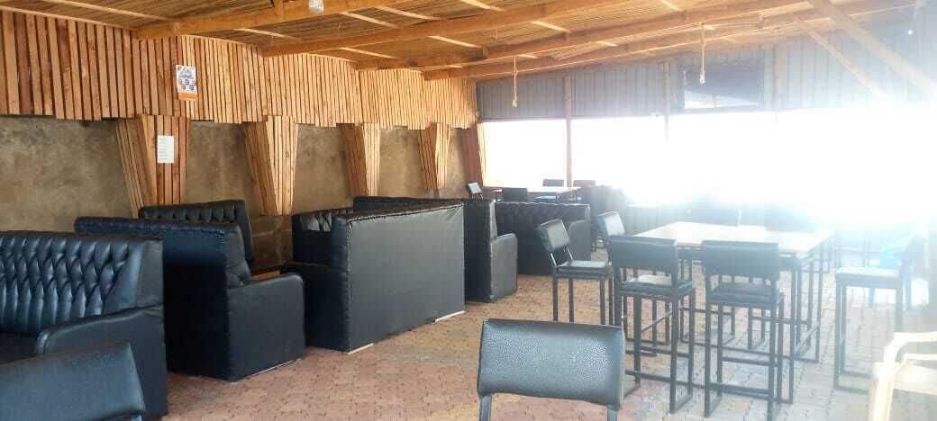 Restaurant White House Lounge & Accommodation