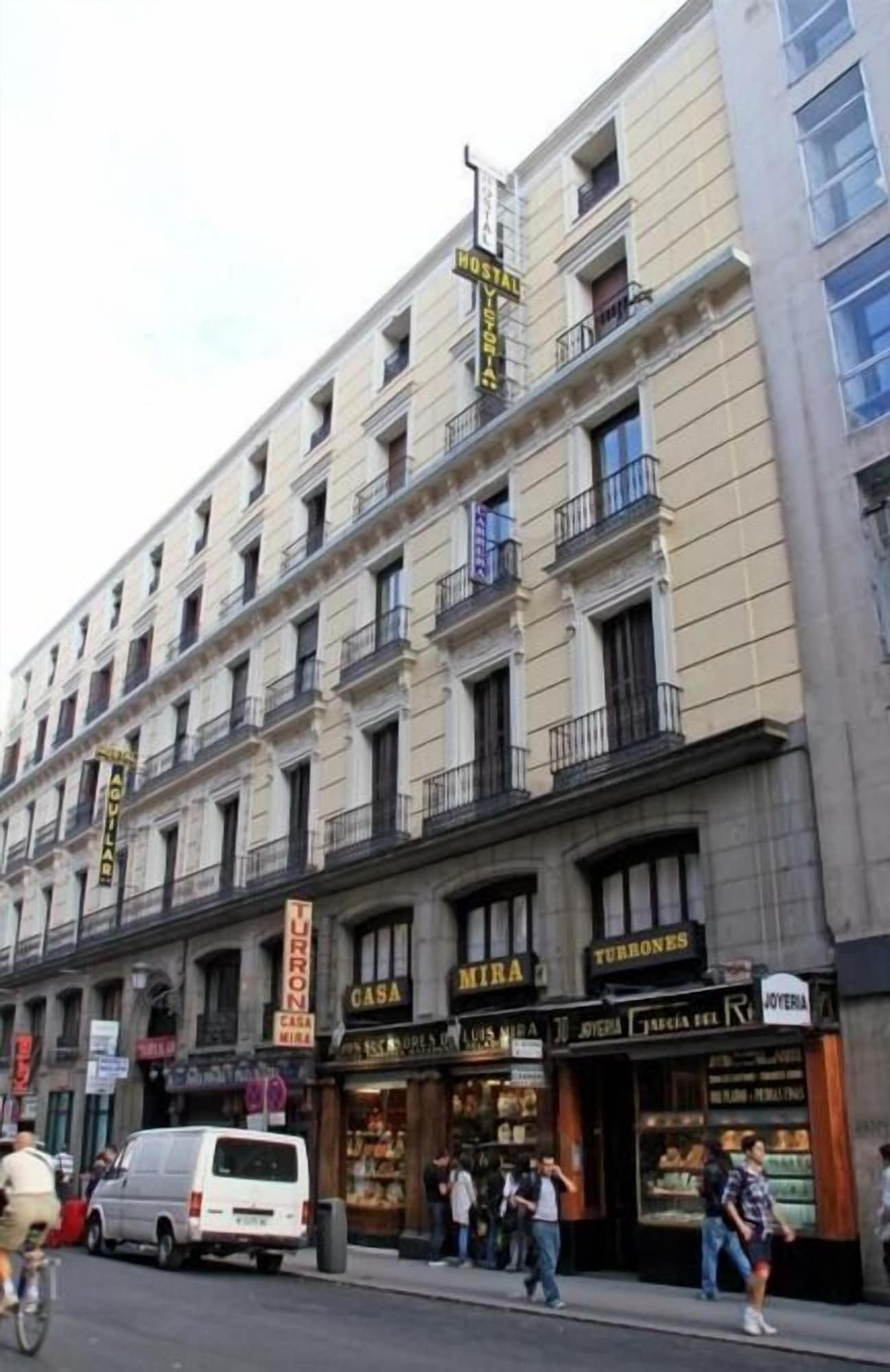 Vista Exterior Hostal Victoria III