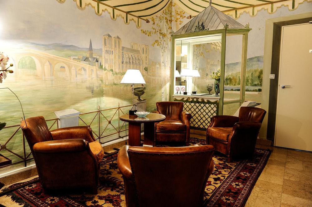 Vista Lobby INTER-HOTEL De la Loire