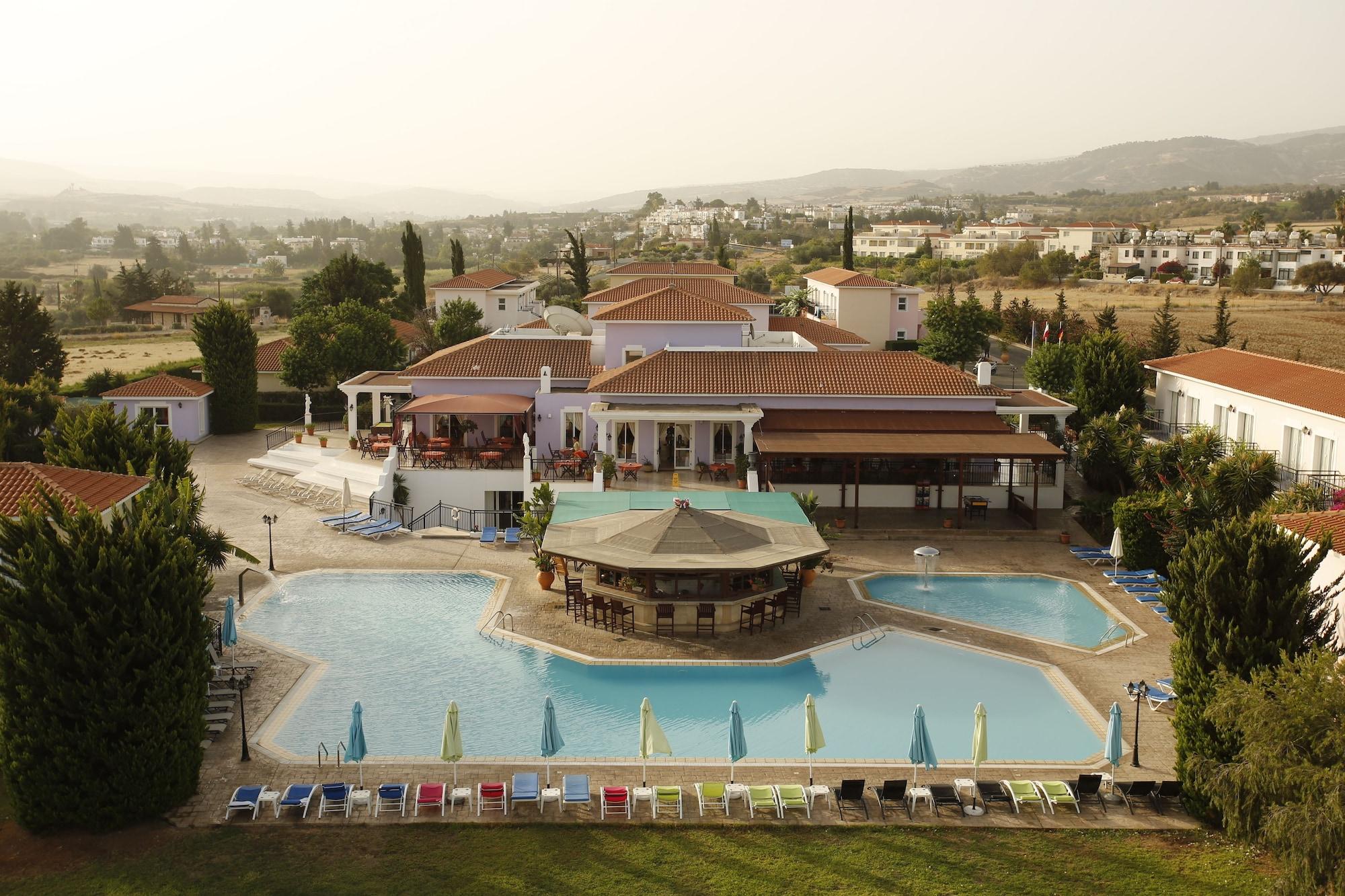 Vista Exterior Akamanthea Holiday Village