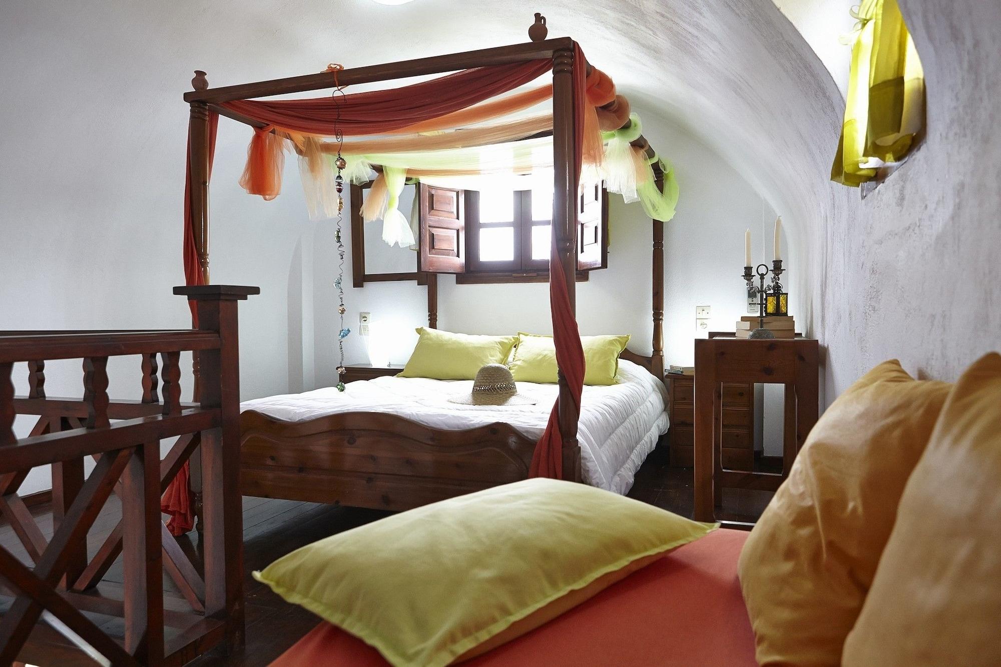Varios Anna Traditional Apartments