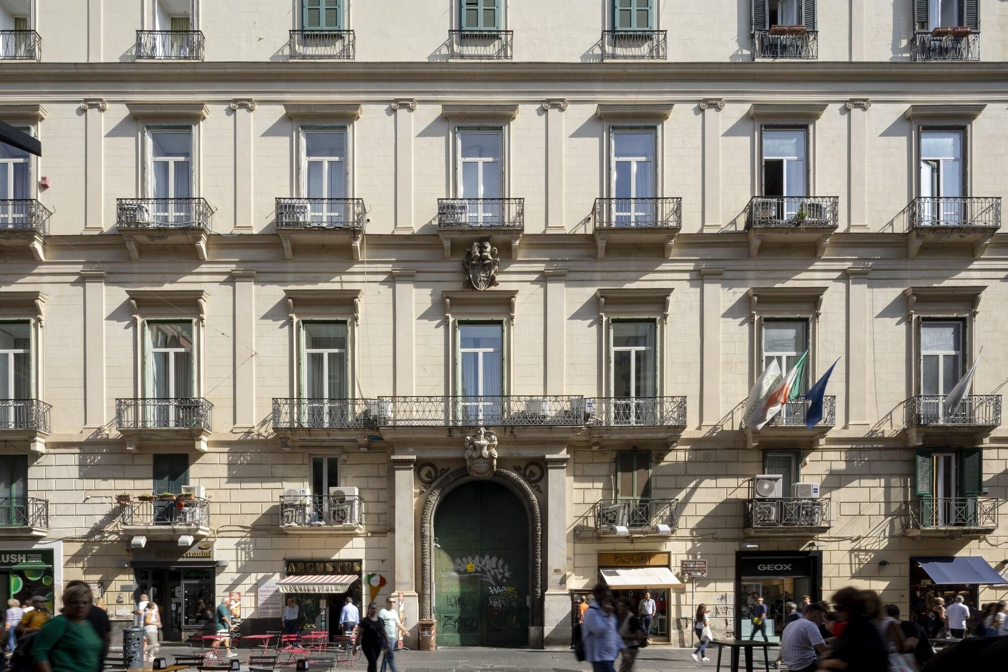 Varios Napolit'amo Hotel Principe