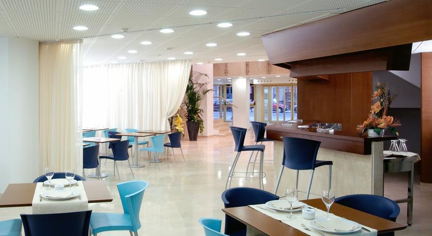 Bar/Salón Sercotel Murrieta