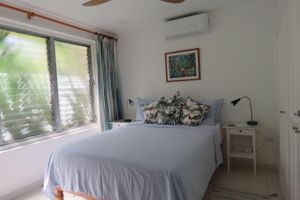 Alquiler Vacacional - Secluded sea-view apartment 2 mins from beach, WiFi, 24hr security
