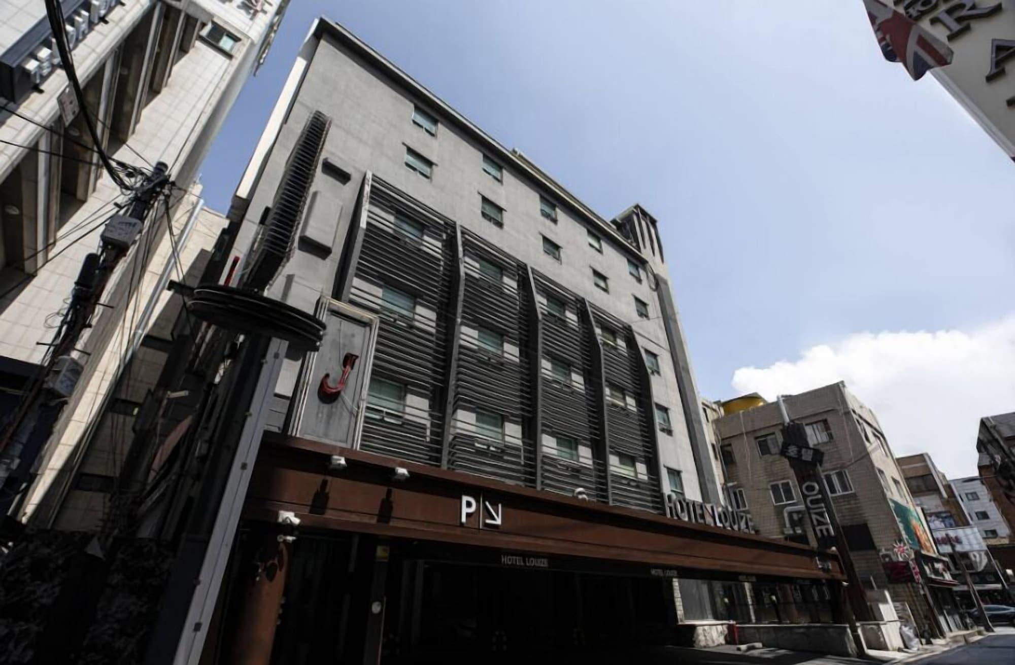 Vista Exterior Hotel Louize