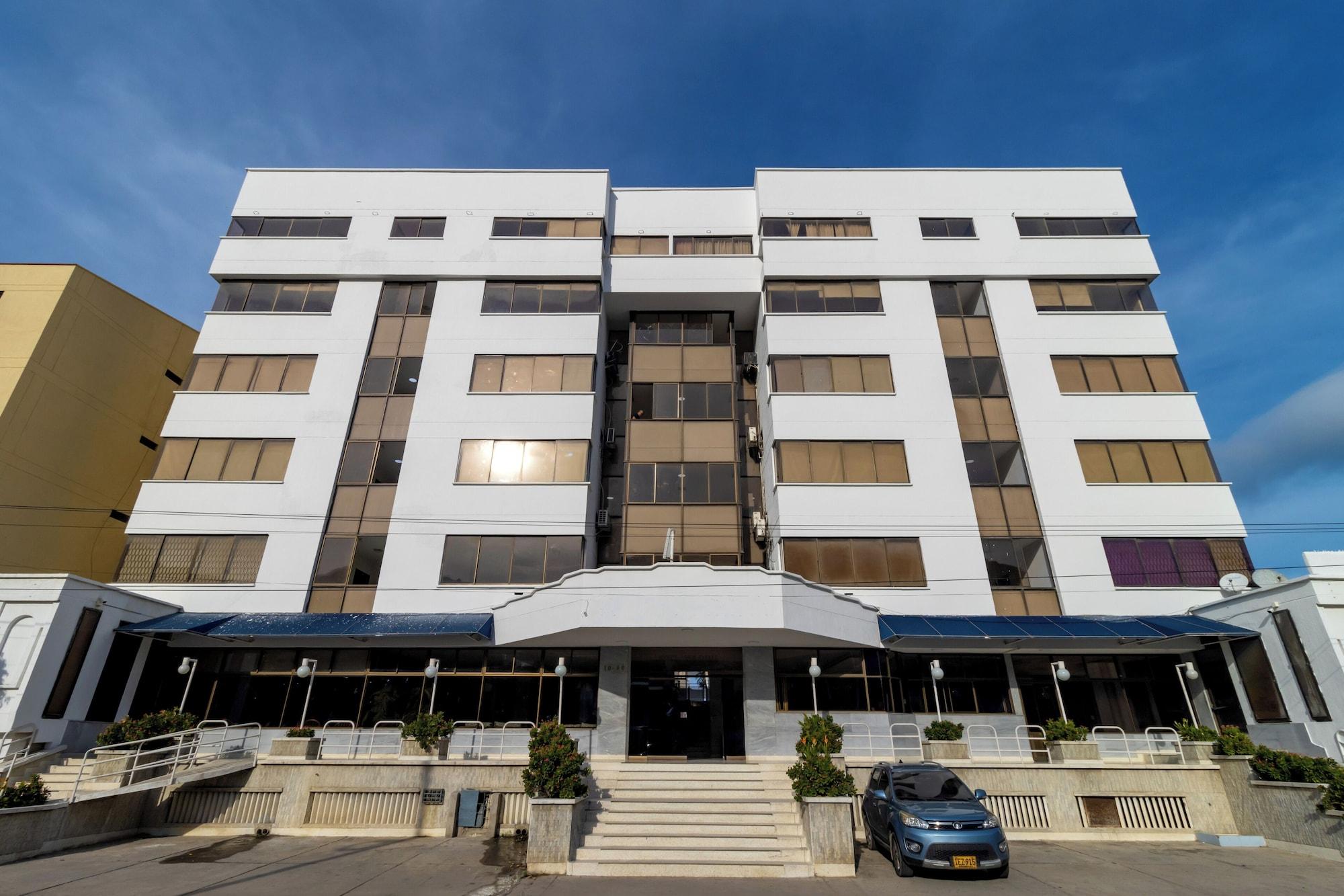Vista Exterior Hotel Axis Inn By GEH Suites