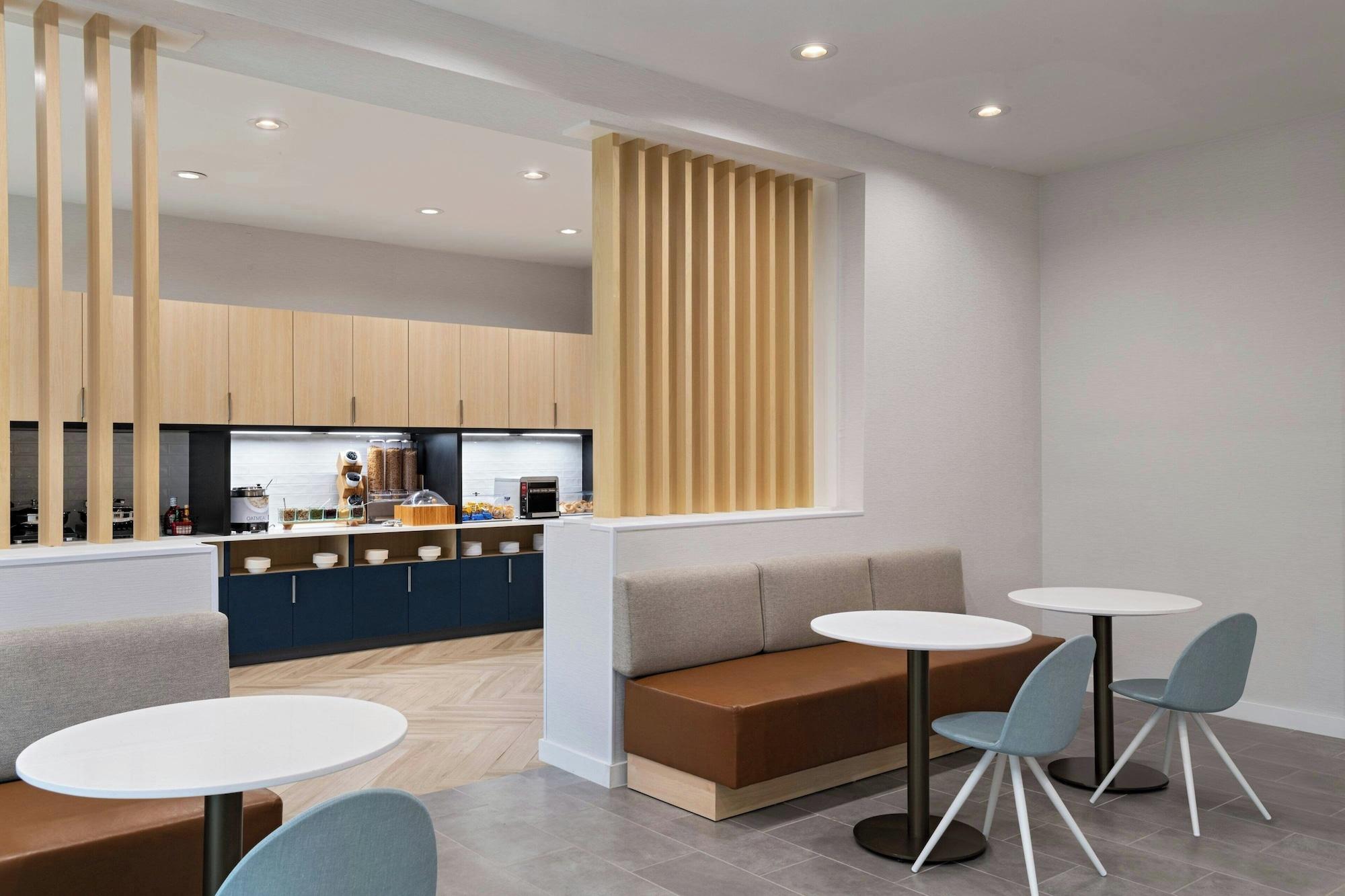 Restaurant TownePlace Suites Weatherford
