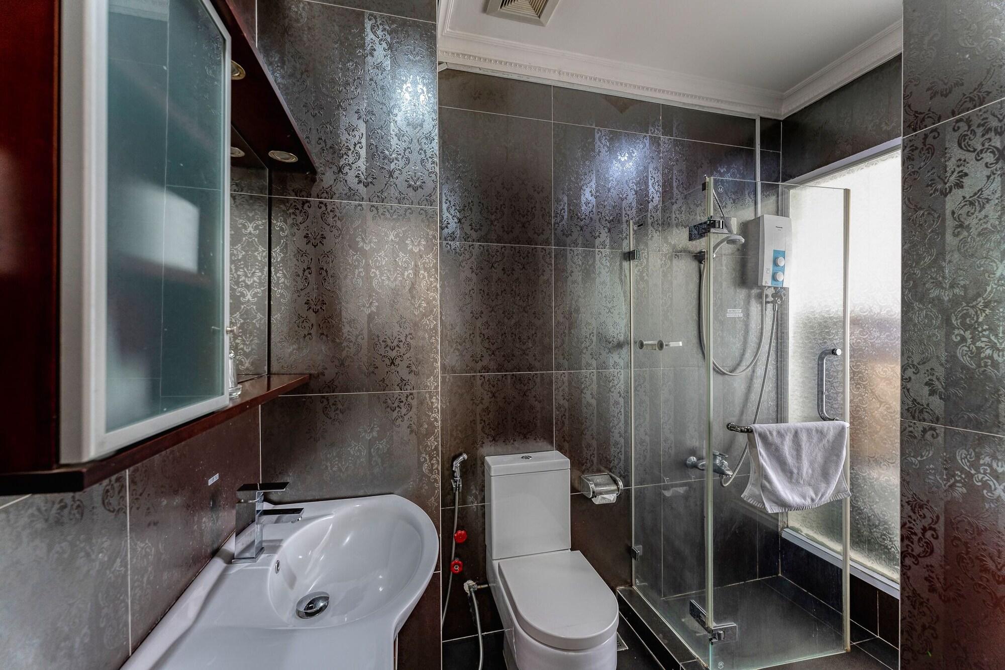 Equipamiento de Habitación Happyland Hotel