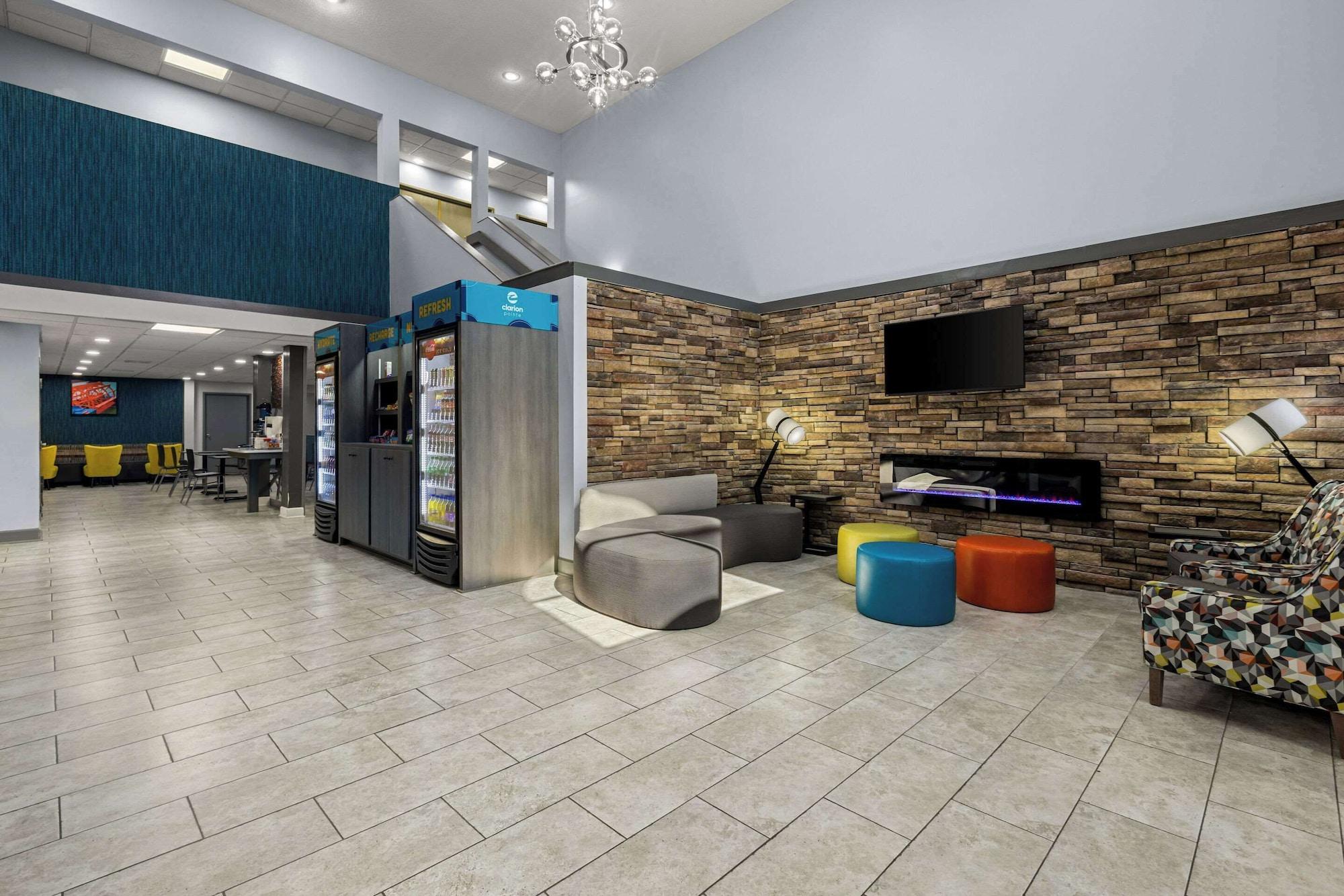 Vista Lobby Clarion Pointe Hinesville near Fort Stewart