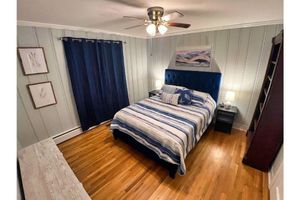 Alquiler Vacacional - Year-Round River Escape with Beach & Indoor Heated Pool, Hot Tub and more!