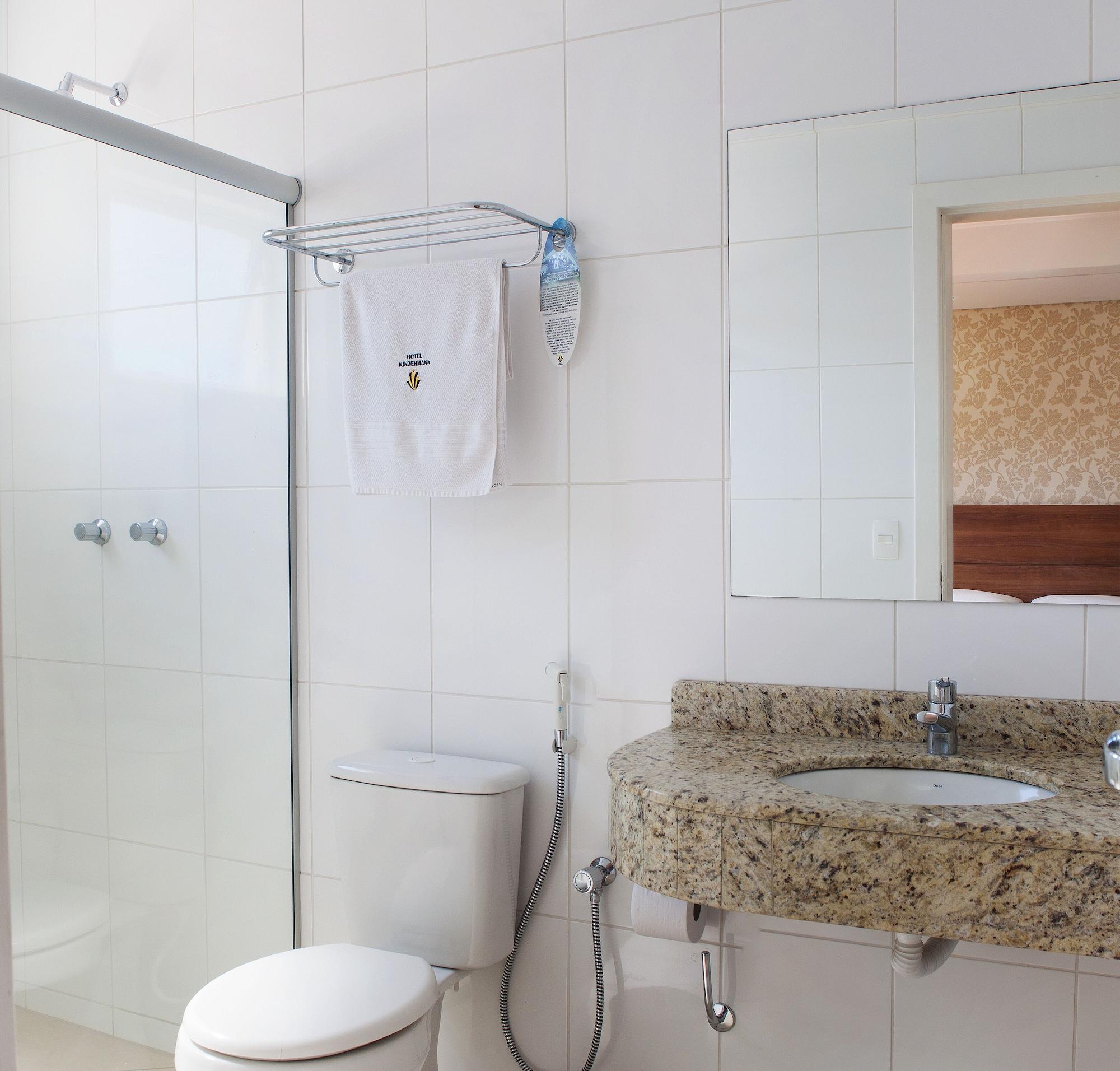 Equipamiento de Habitación Hotel Kindermann