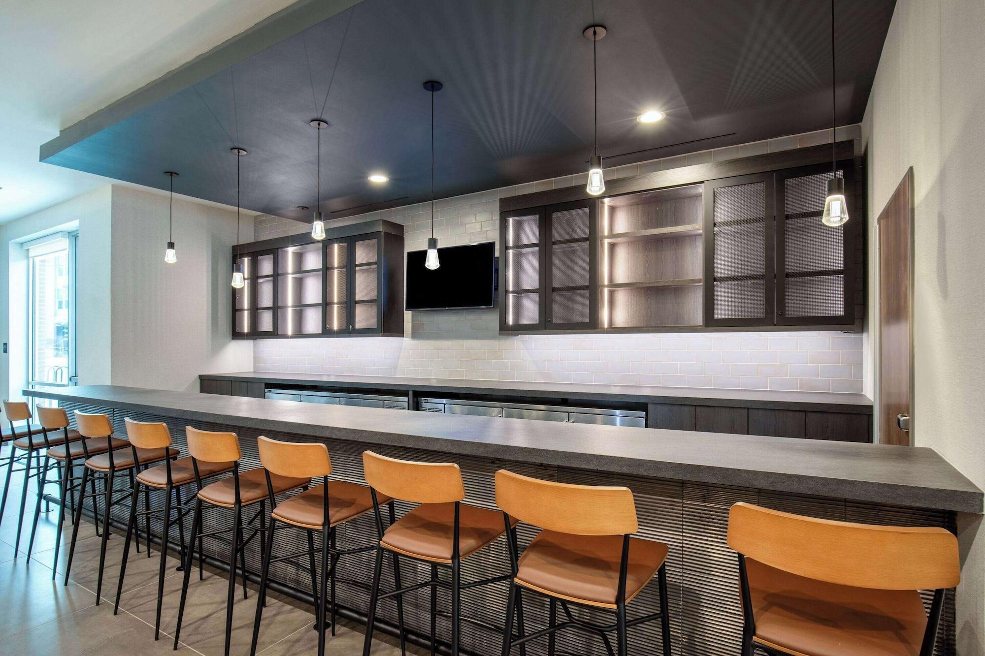 Bar/Salón La Quinta Inn & Suites by Wyndham Chattanooga Downtown/South