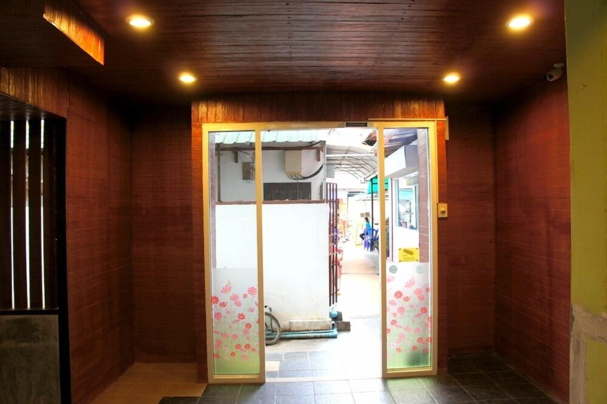 Vista Lobby Flashpackers