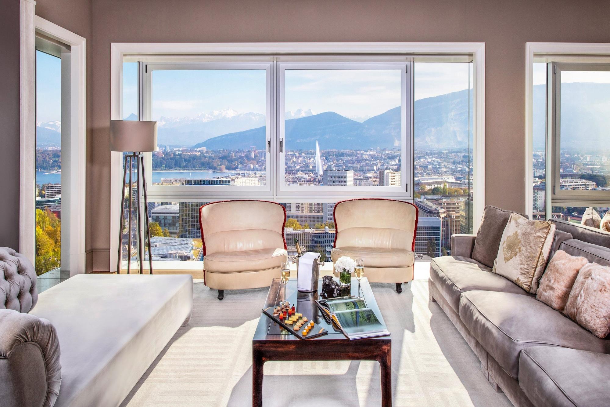 Vista Lobby InterContinental Geneve by IHG