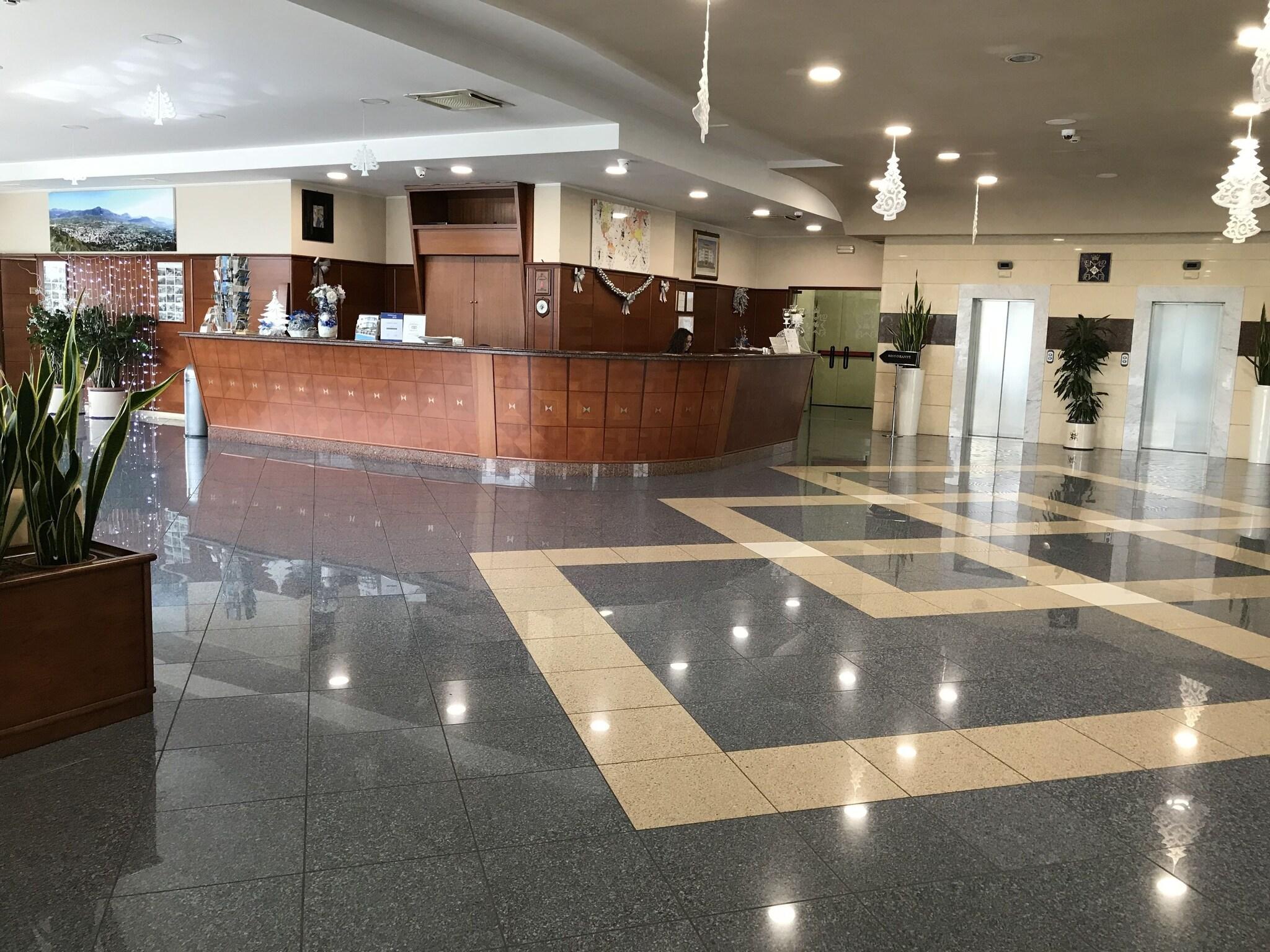 Vista Lobby Edra Palace
