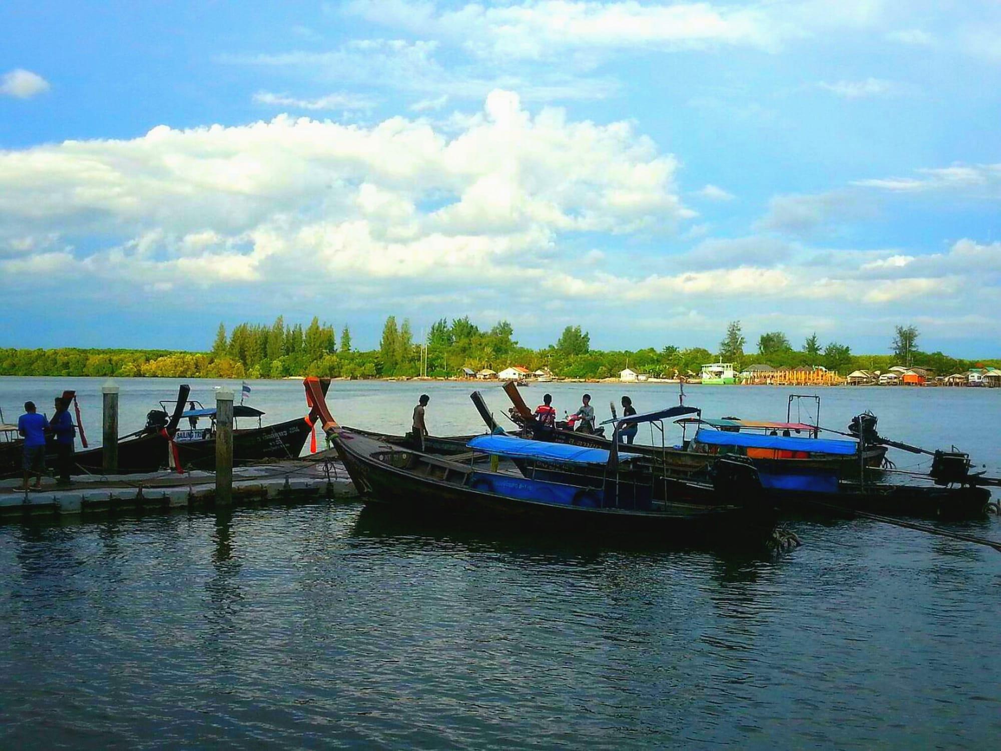 Instalaciones Recreativas Mukrada House