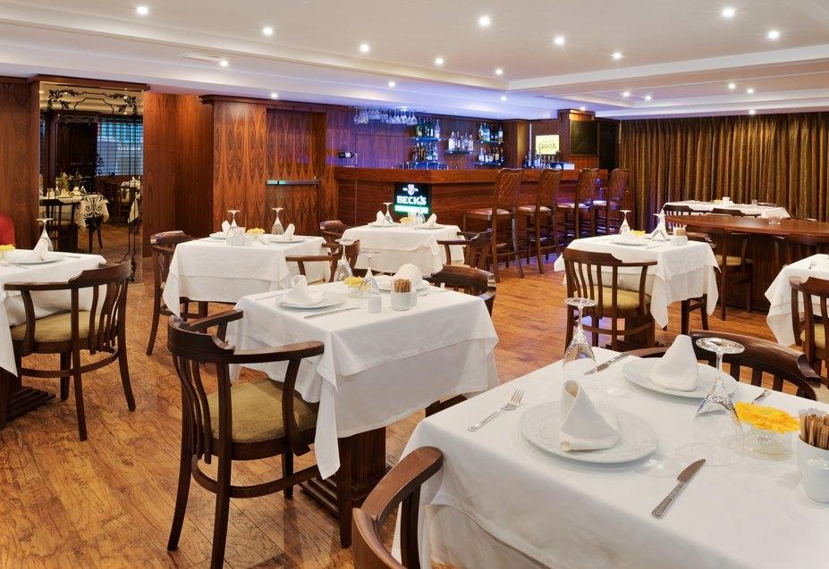 Bar/Salón TRYP by Wyndham Istanbul Taksim