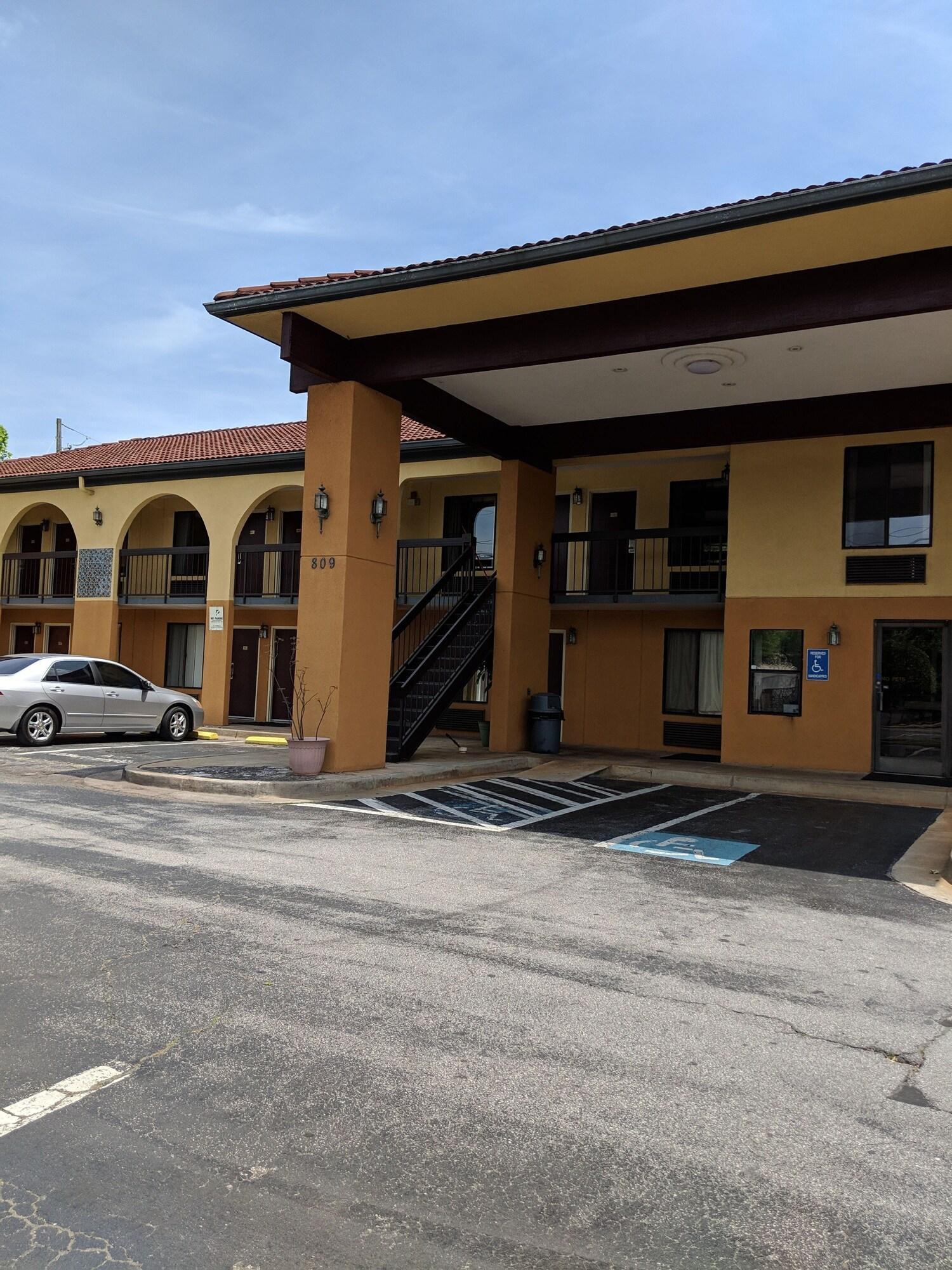 Vista Exterior Econo Lodge Atlanta College Park
