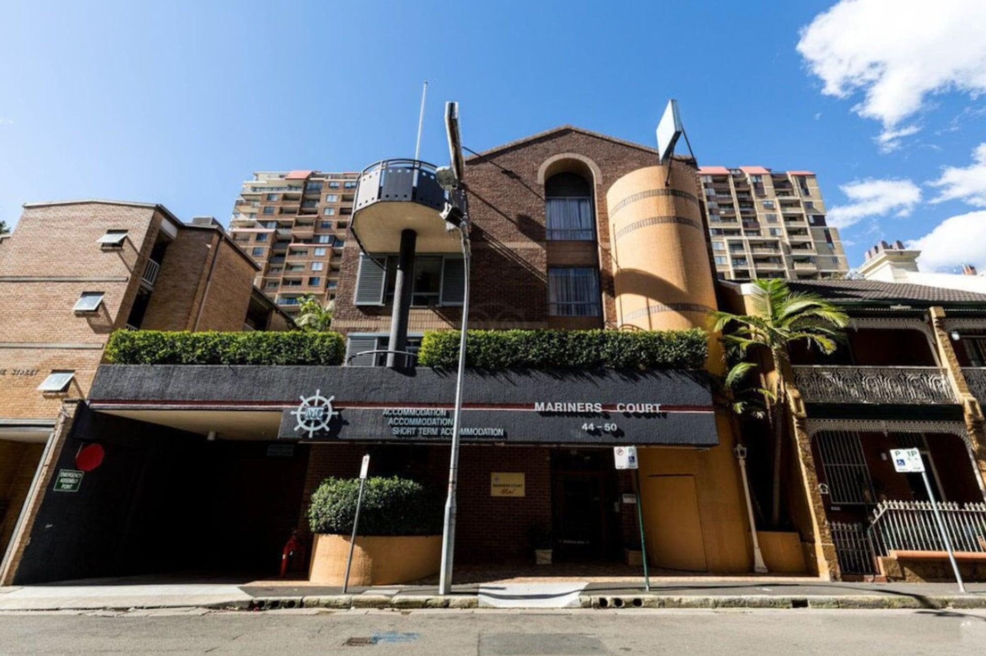 Vista Exterior Mariners Court Hotel Sydney