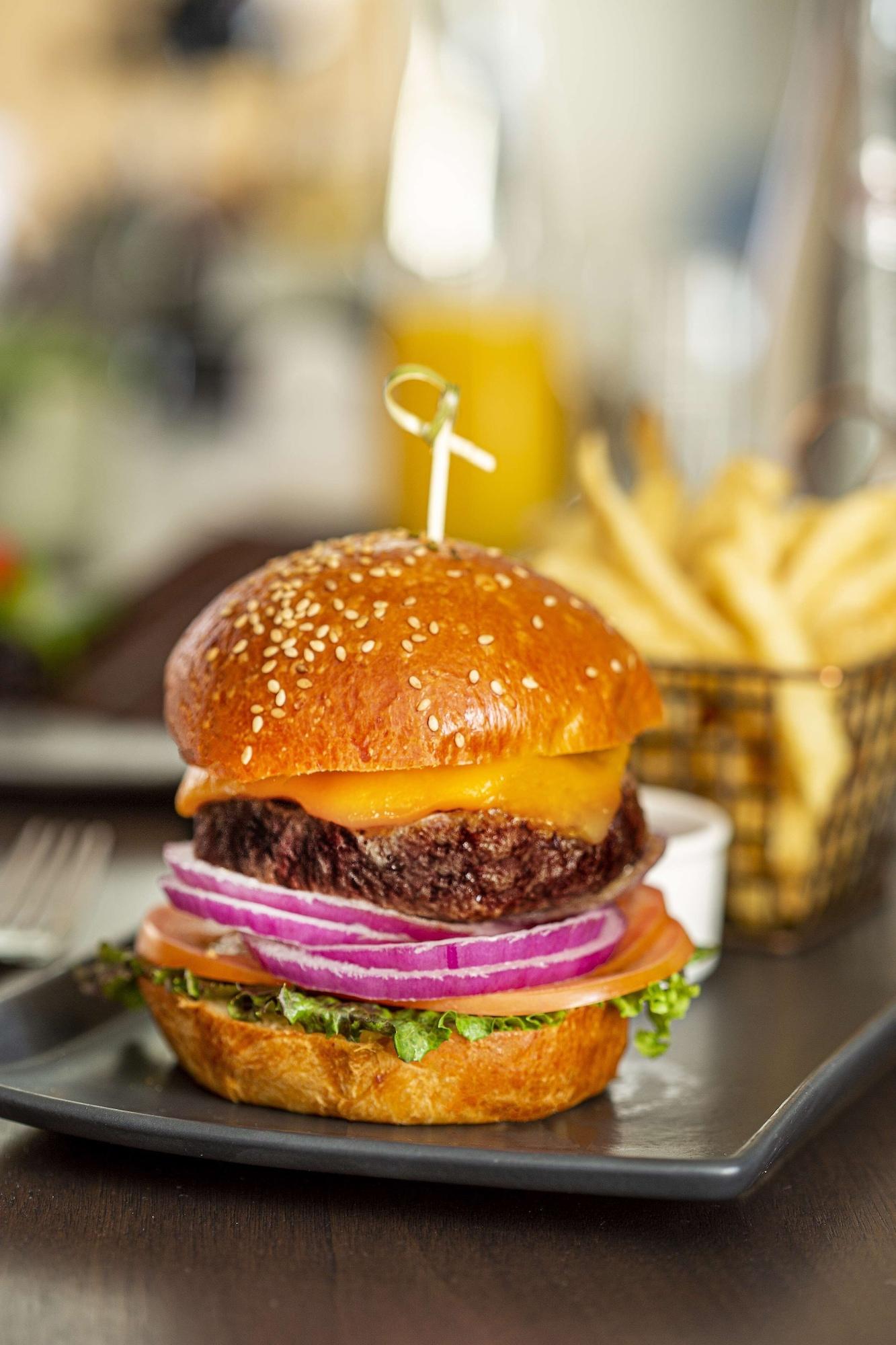 Restaurant The Yorkville Royal Sonesta Hotel Toronto