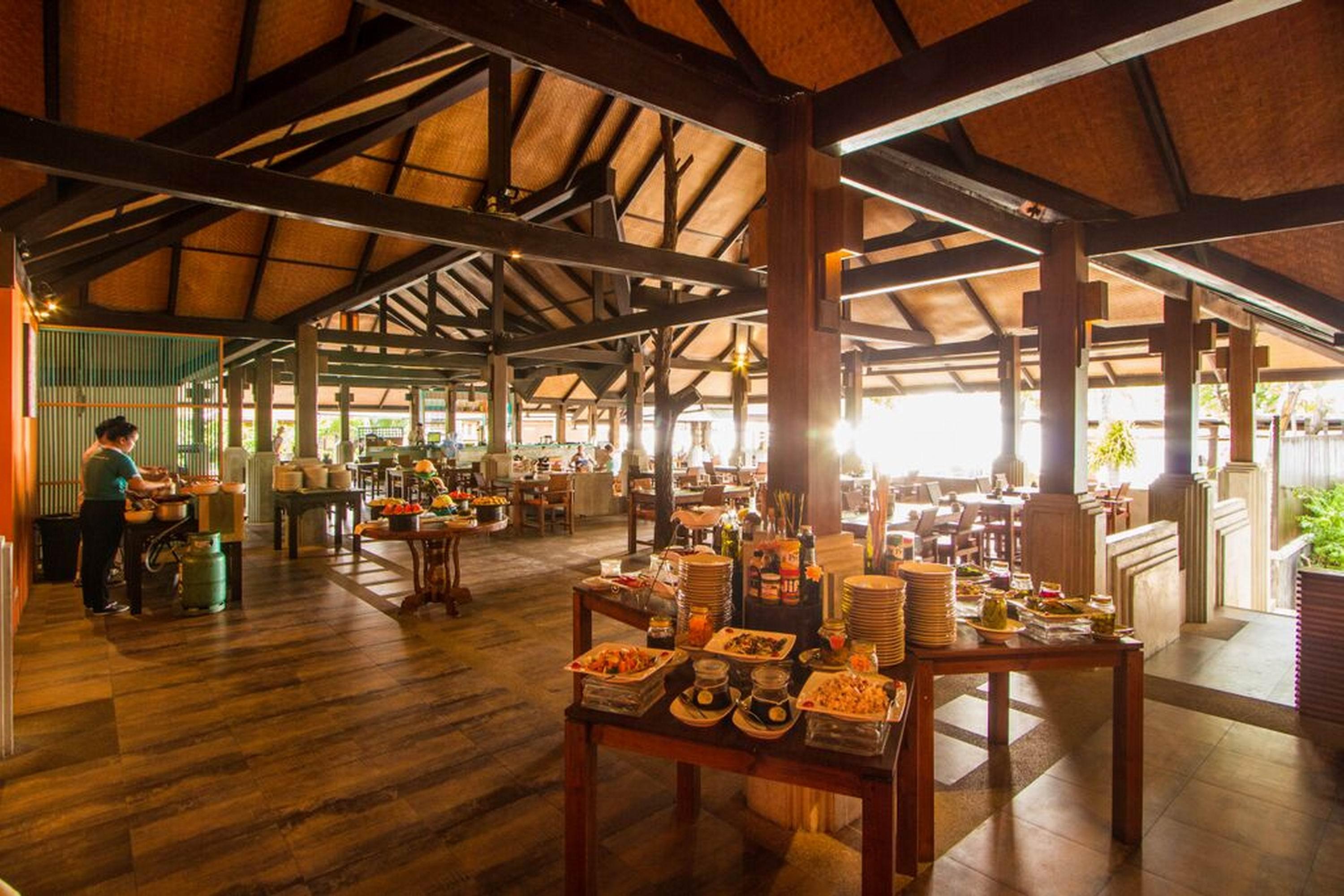 Restaurant Fair House Beach Resort (SHA Extra+)