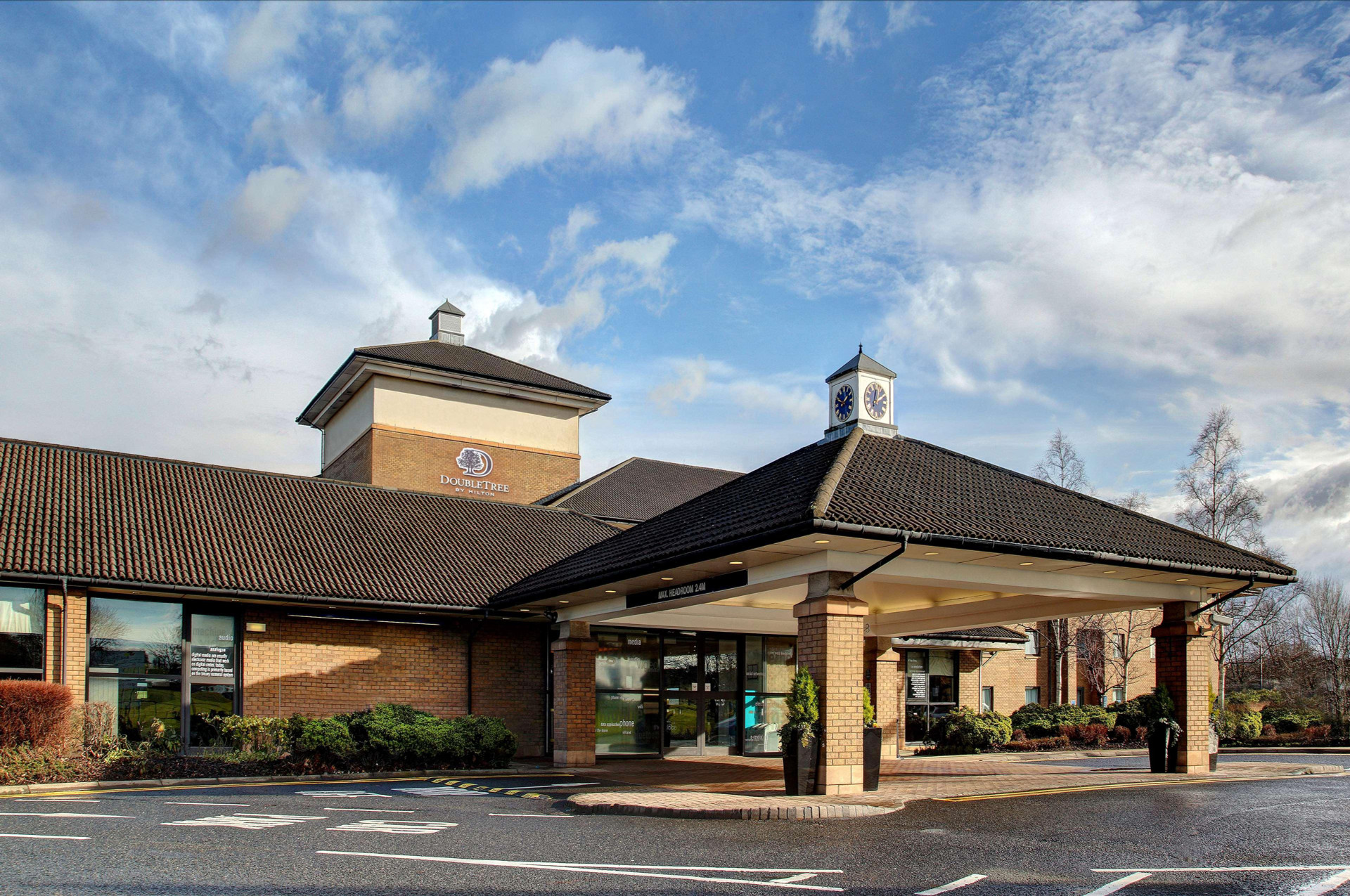 Vista Exterior DoubleTree by Hilton Edinburgh Airport