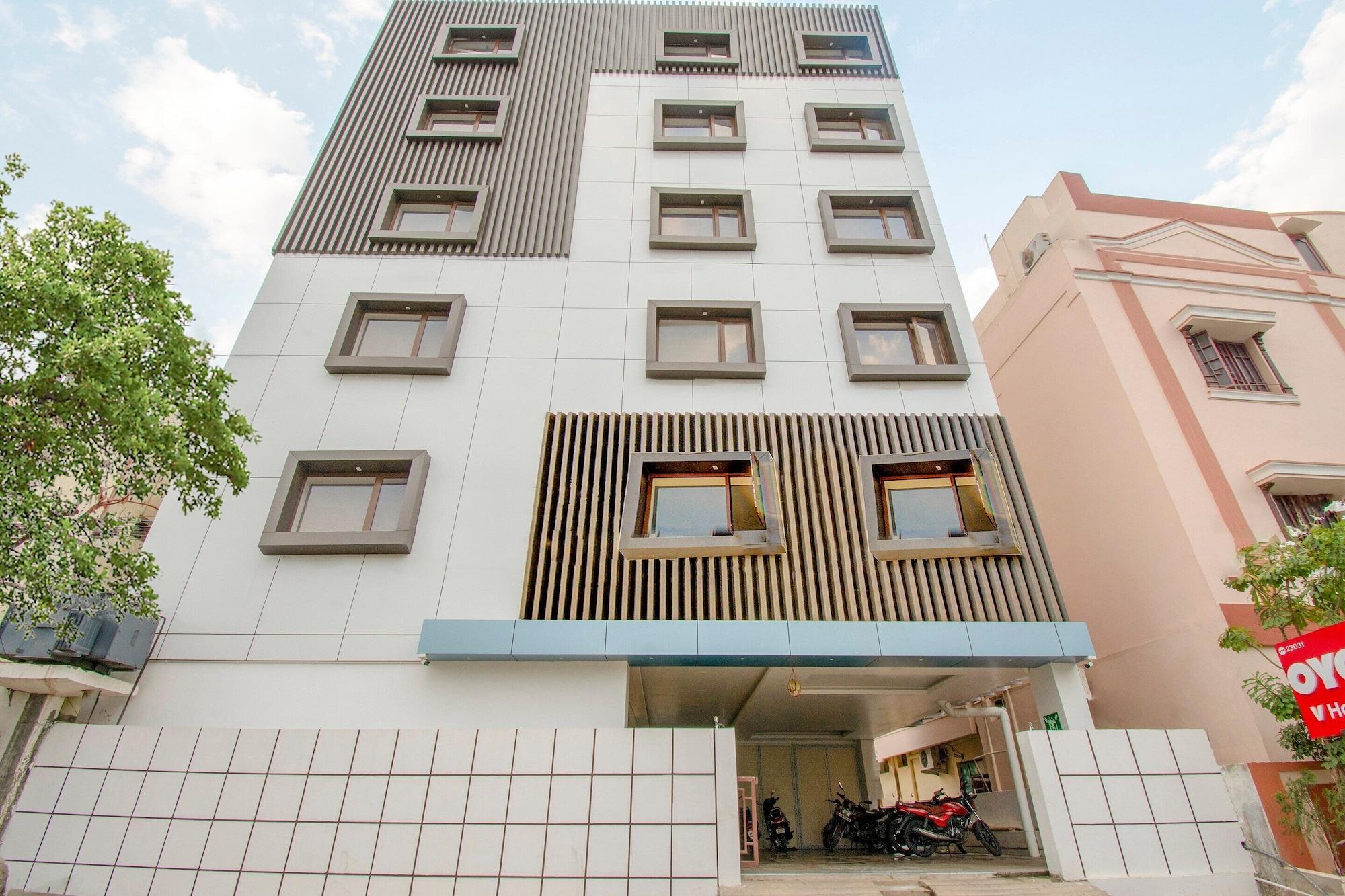 Varios Capital O 23031 V Hotel