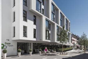Alojamiento - Base Nyon