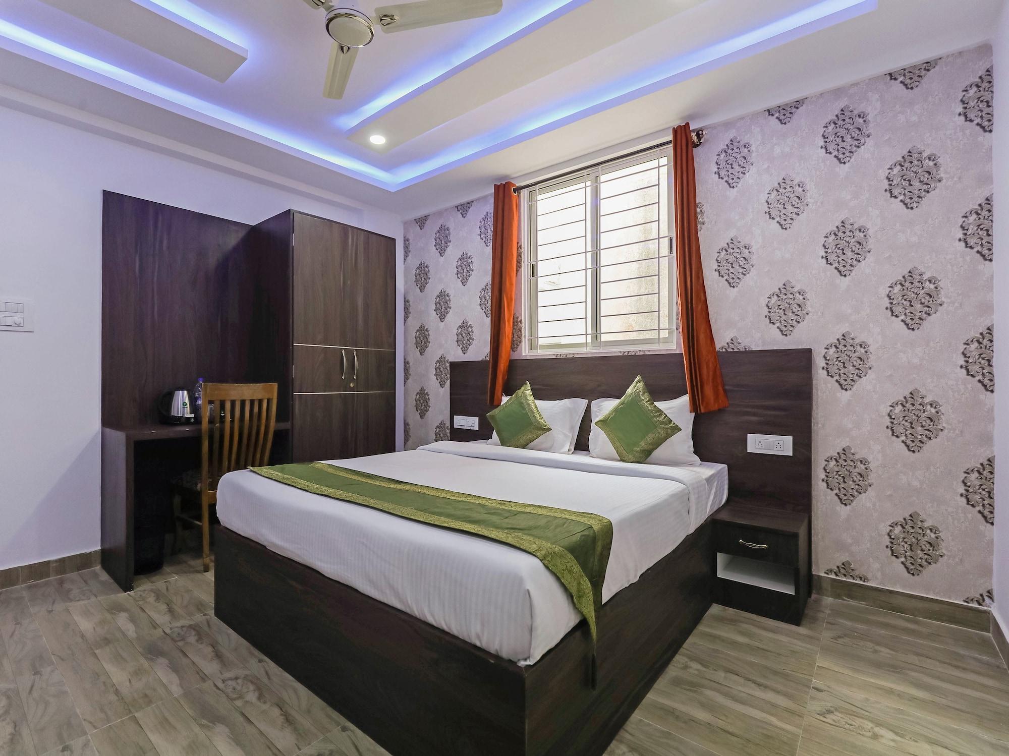 Varios Treebo Trend White Inn