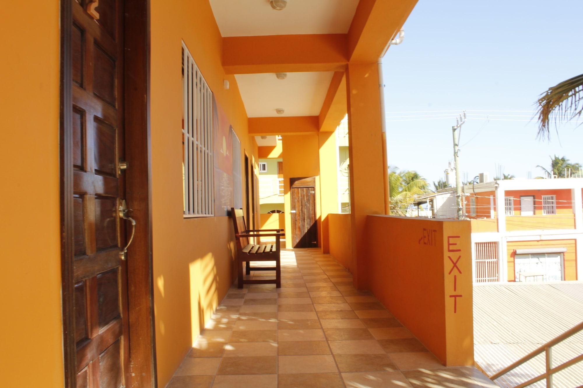 Varios Laguna Hotel