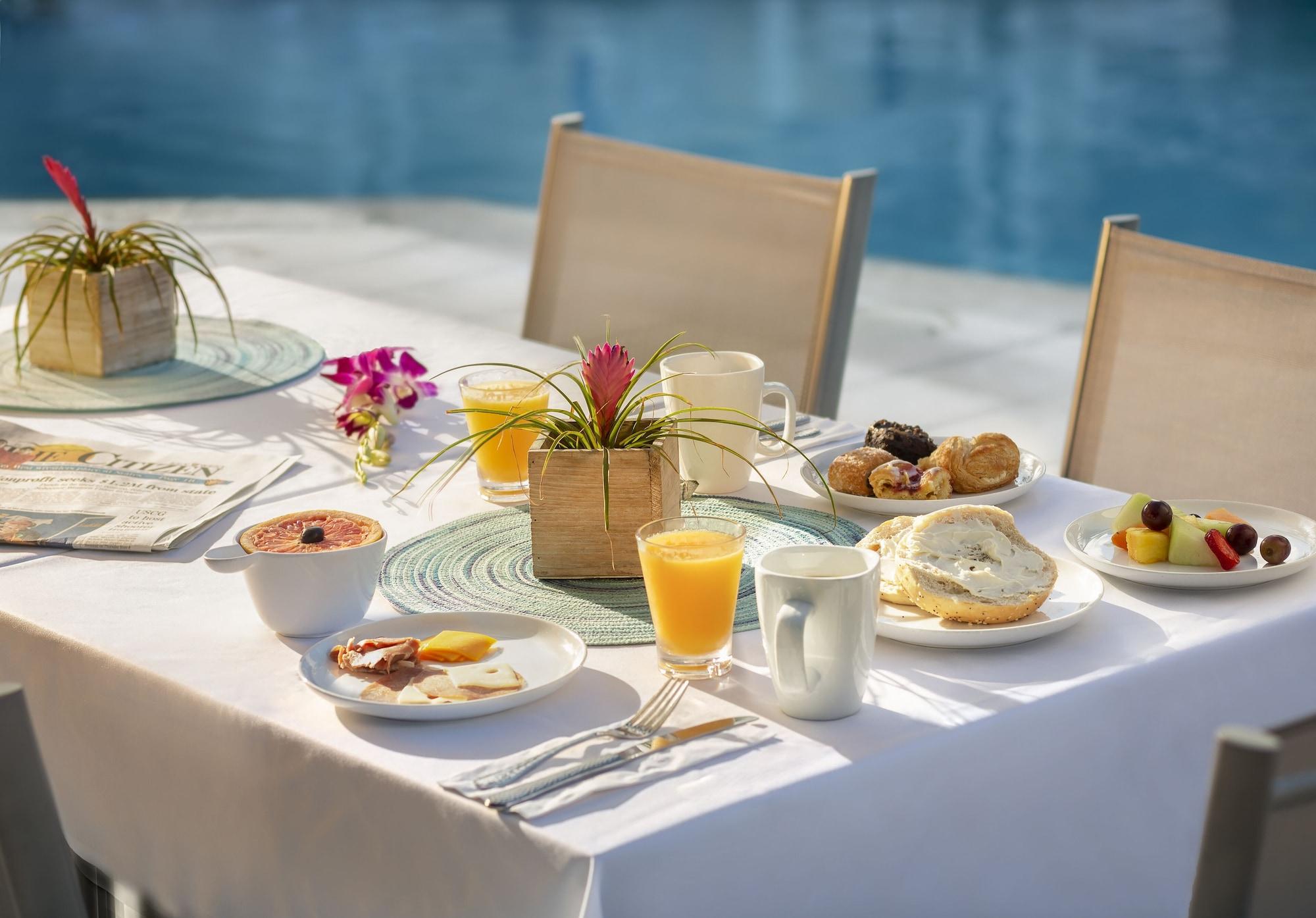 Restaurant Almond Tree Inn Hotel - Adults Only