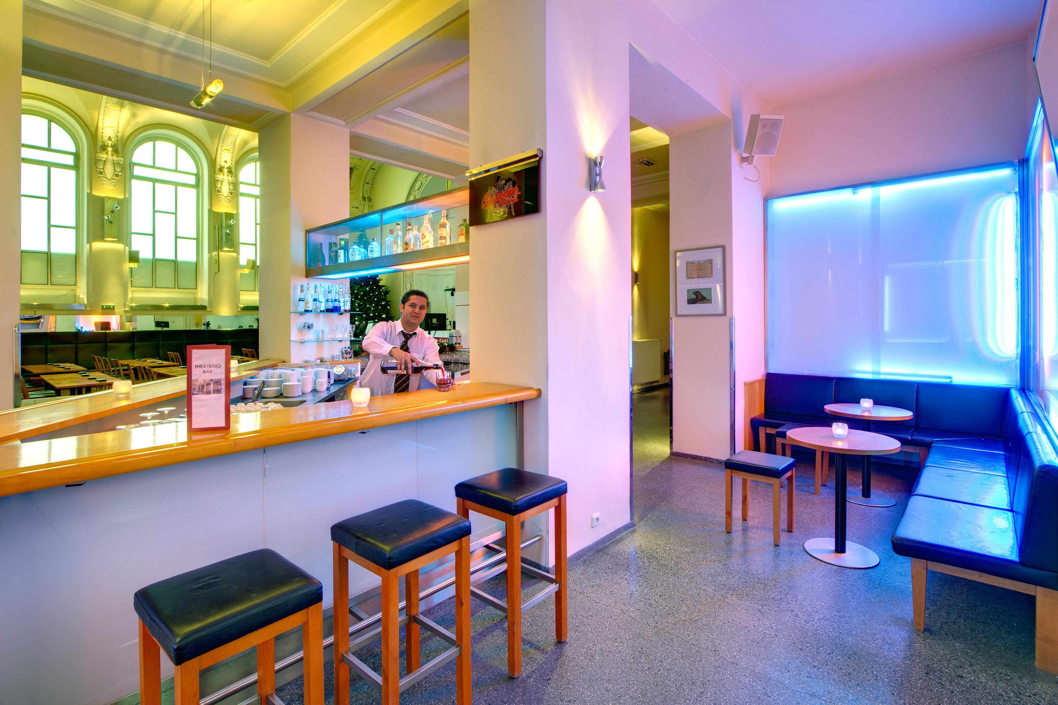 Bar/Salón Theatrino