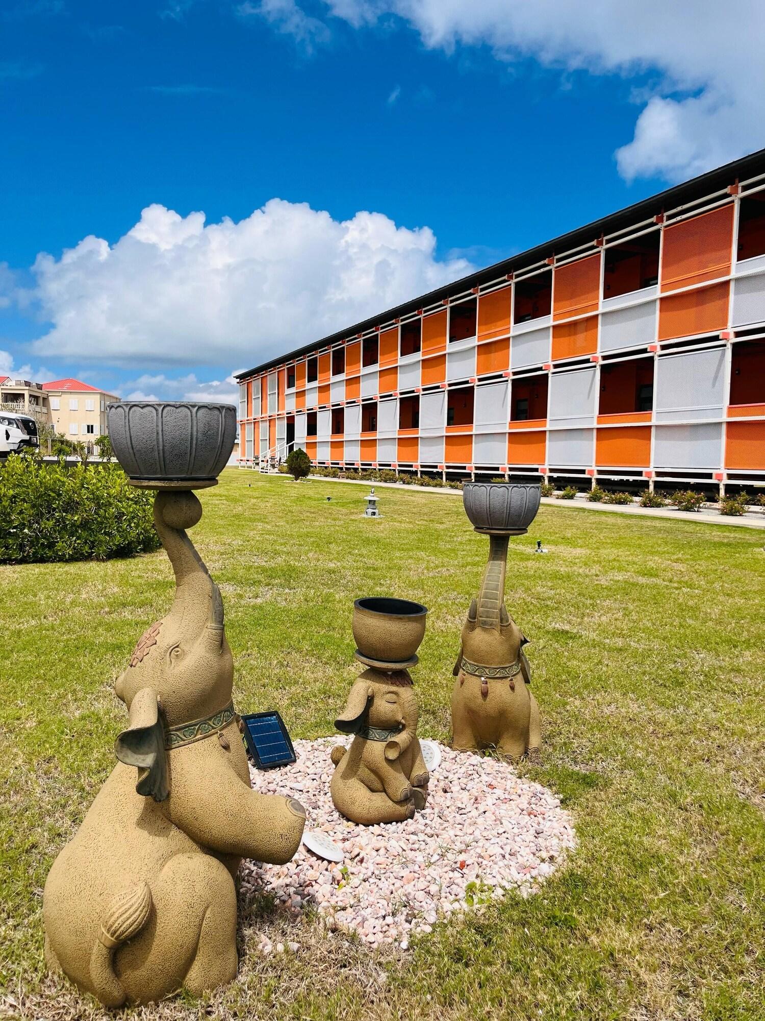Vista Exterior Calypso Hotel Nevis
