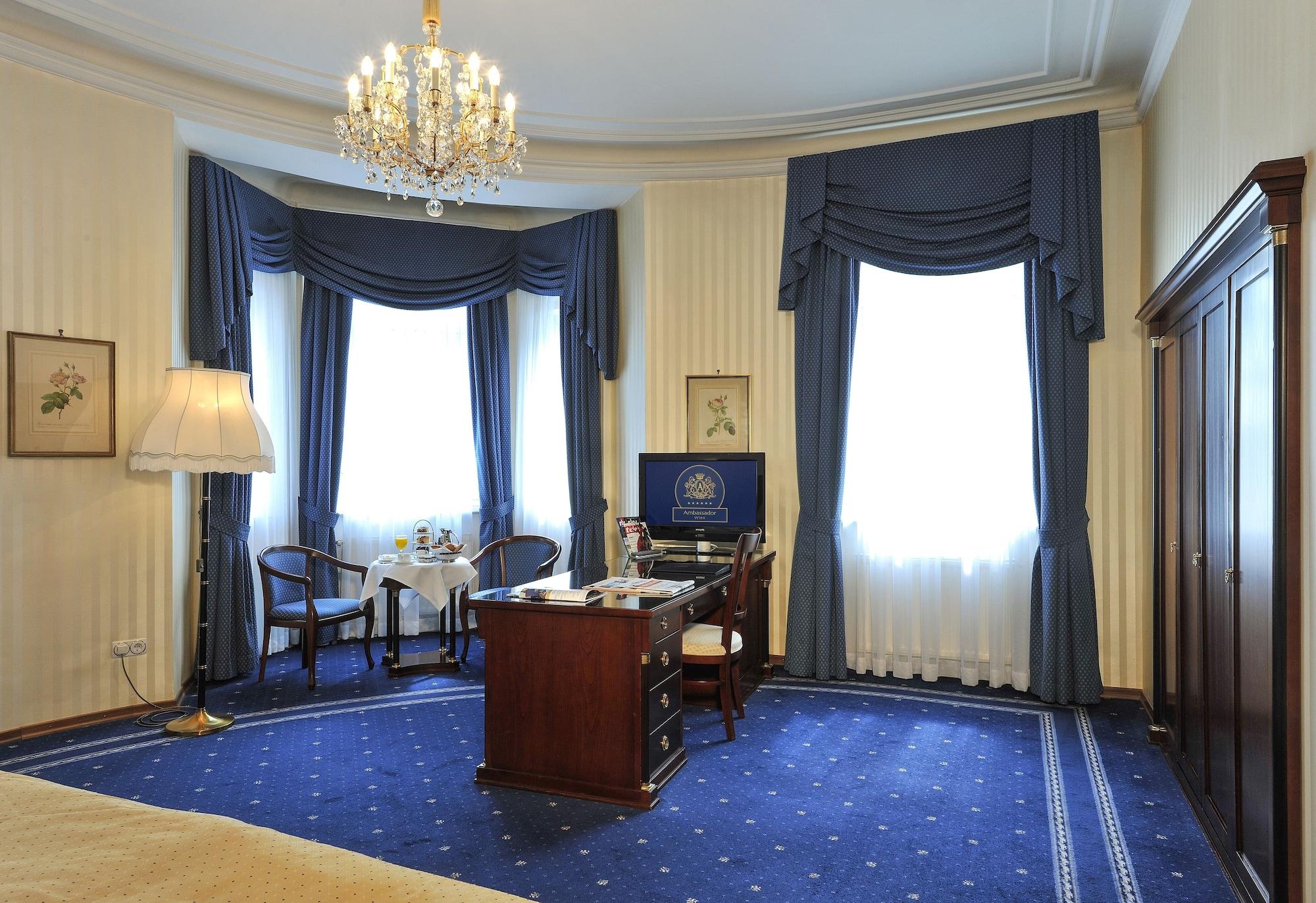 Set de Habitación Ambassador Hotel