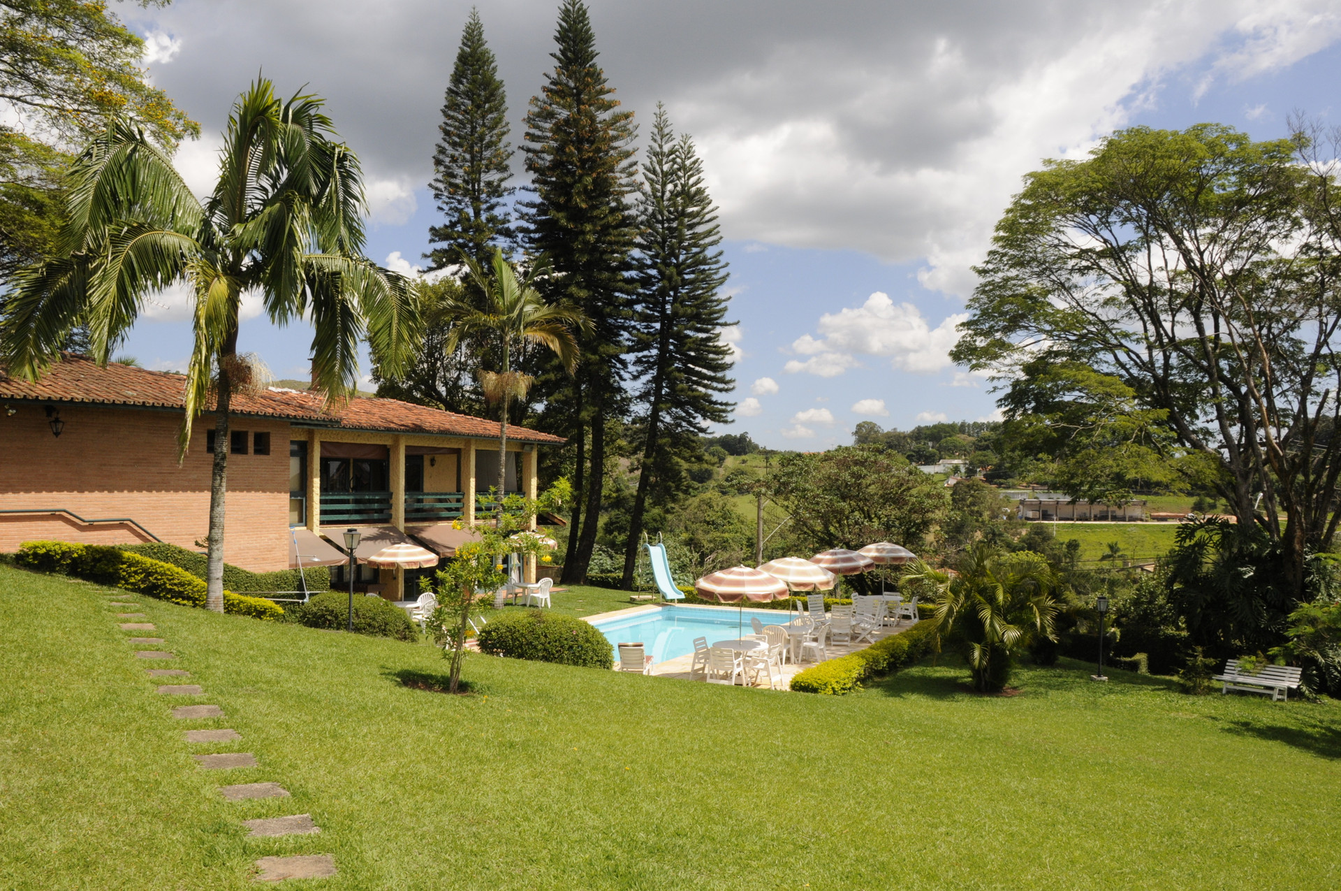 Vista Exterior Villa Verdi Pousada