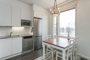 Alquiler Vacacional - Bright condo with balcony and sauna, close to centre on Helsinki/ airport