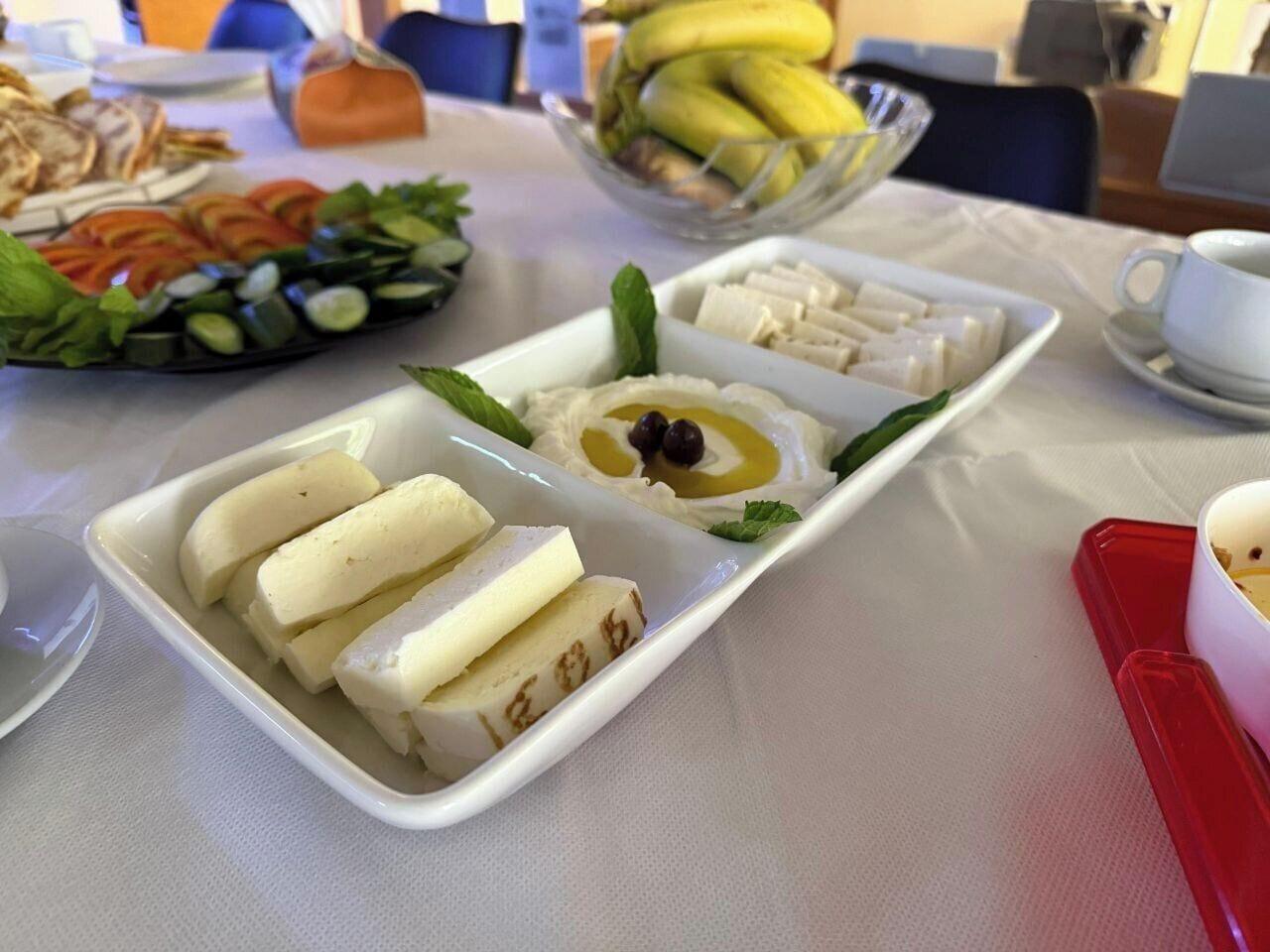 Restaurant Shade Suites and Studios