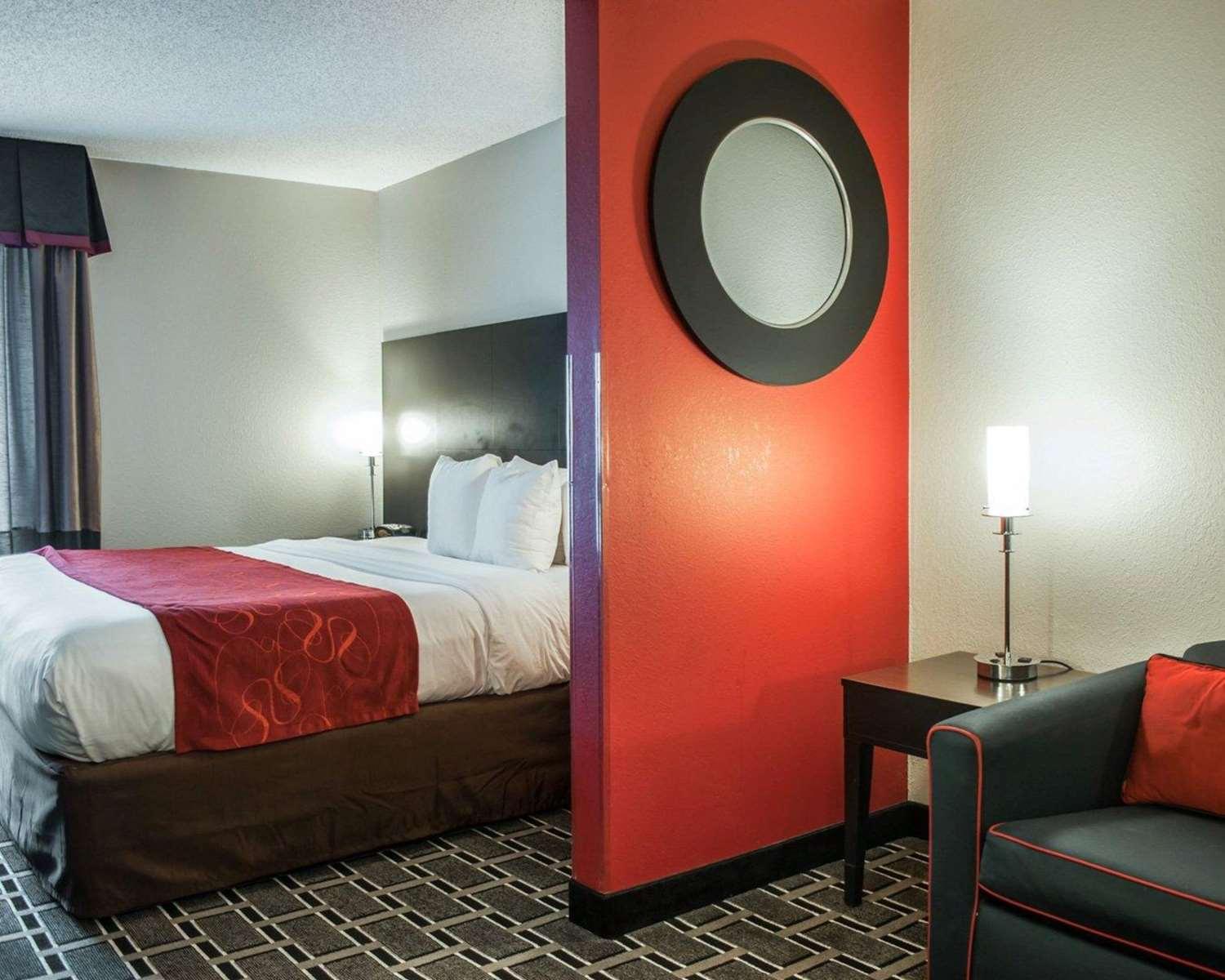 Habitación Comfort Suites Nashville Airport - Bna