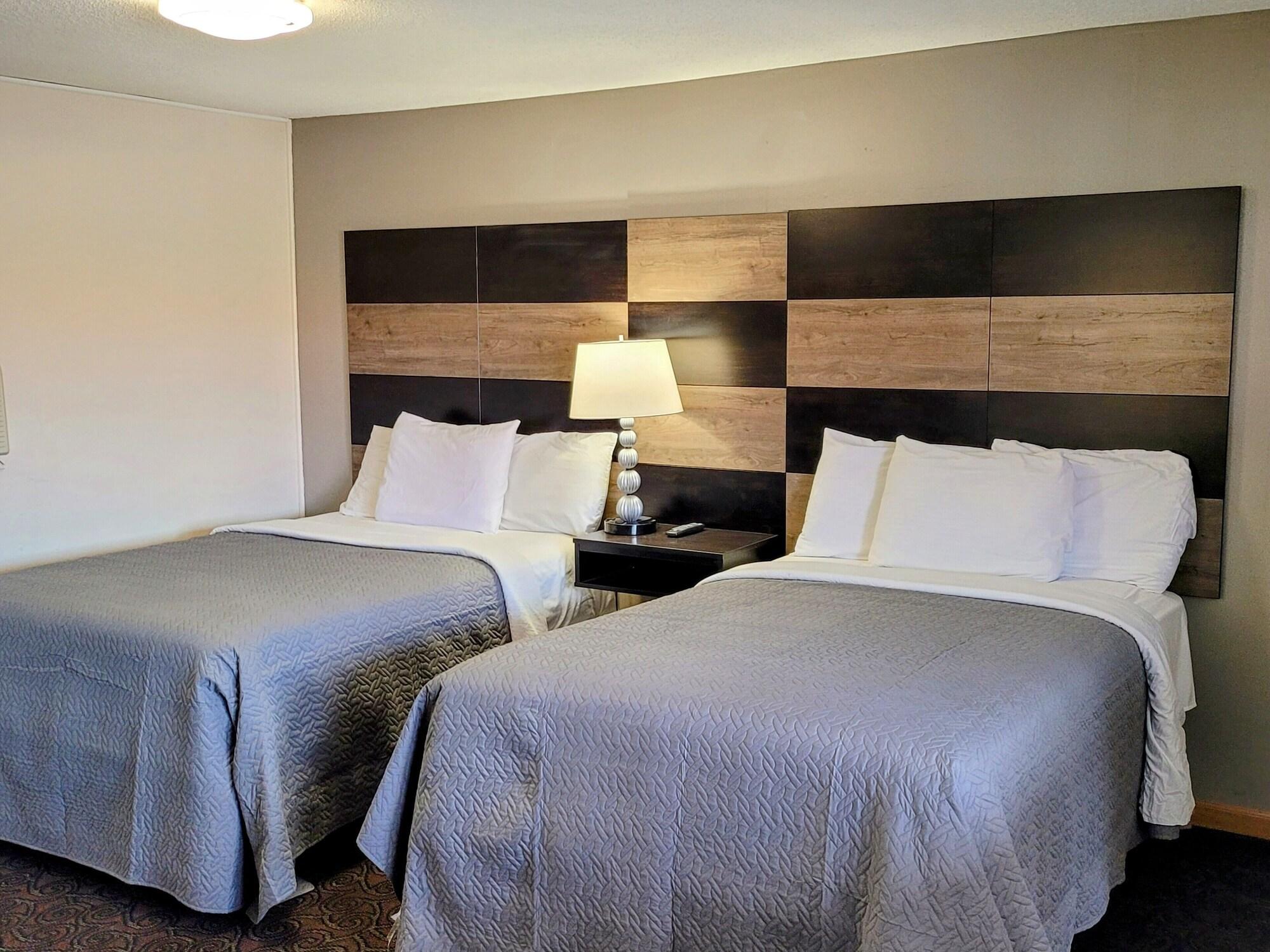 Varios Woodland Inn