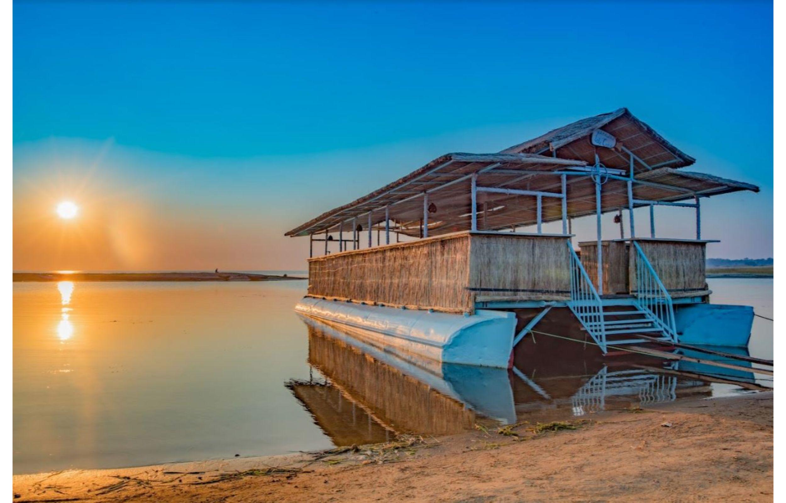 Playa Blue Waters By Serendib