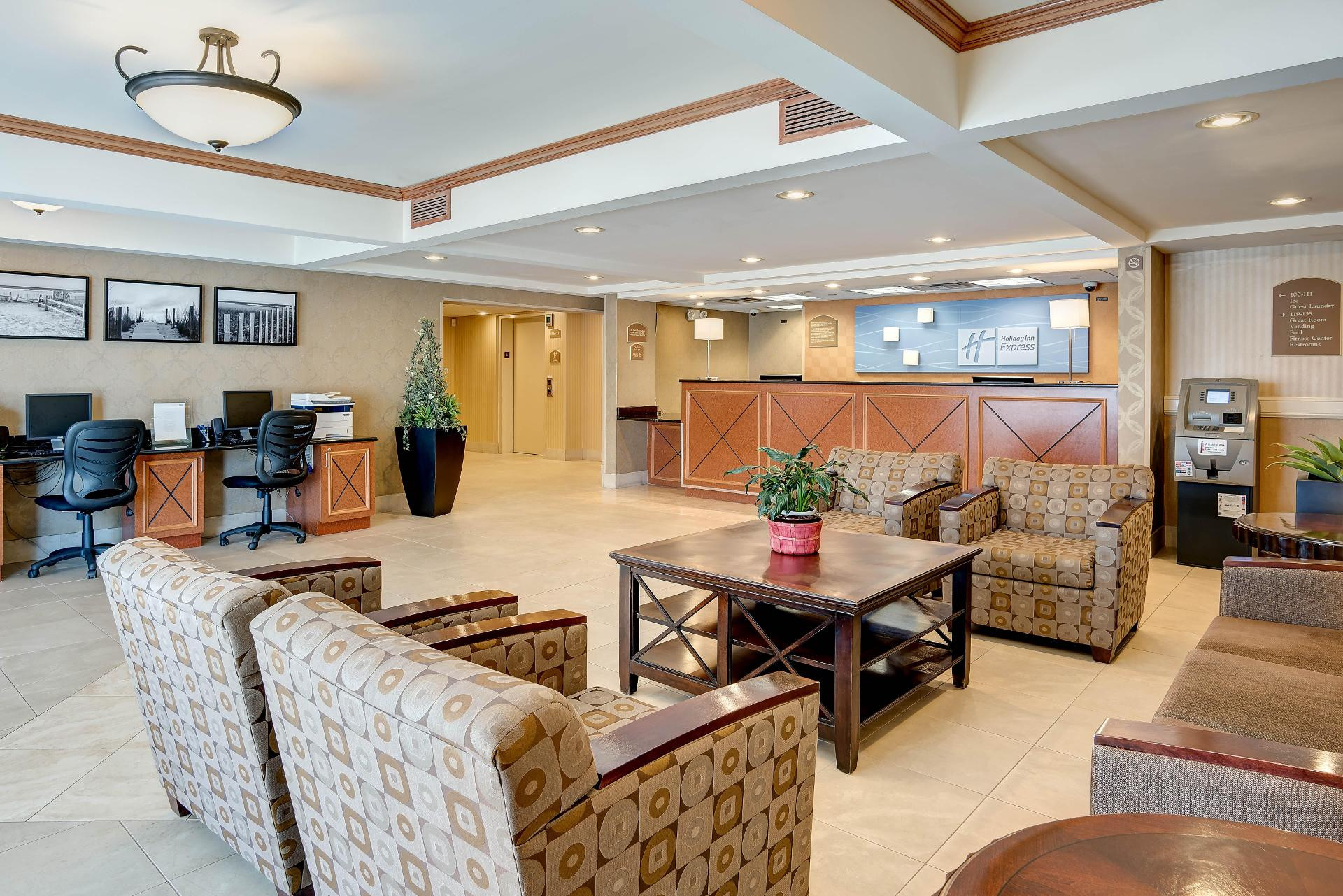 Vista Lobby Holiday Inn Express and Suites West Long Branch Ea